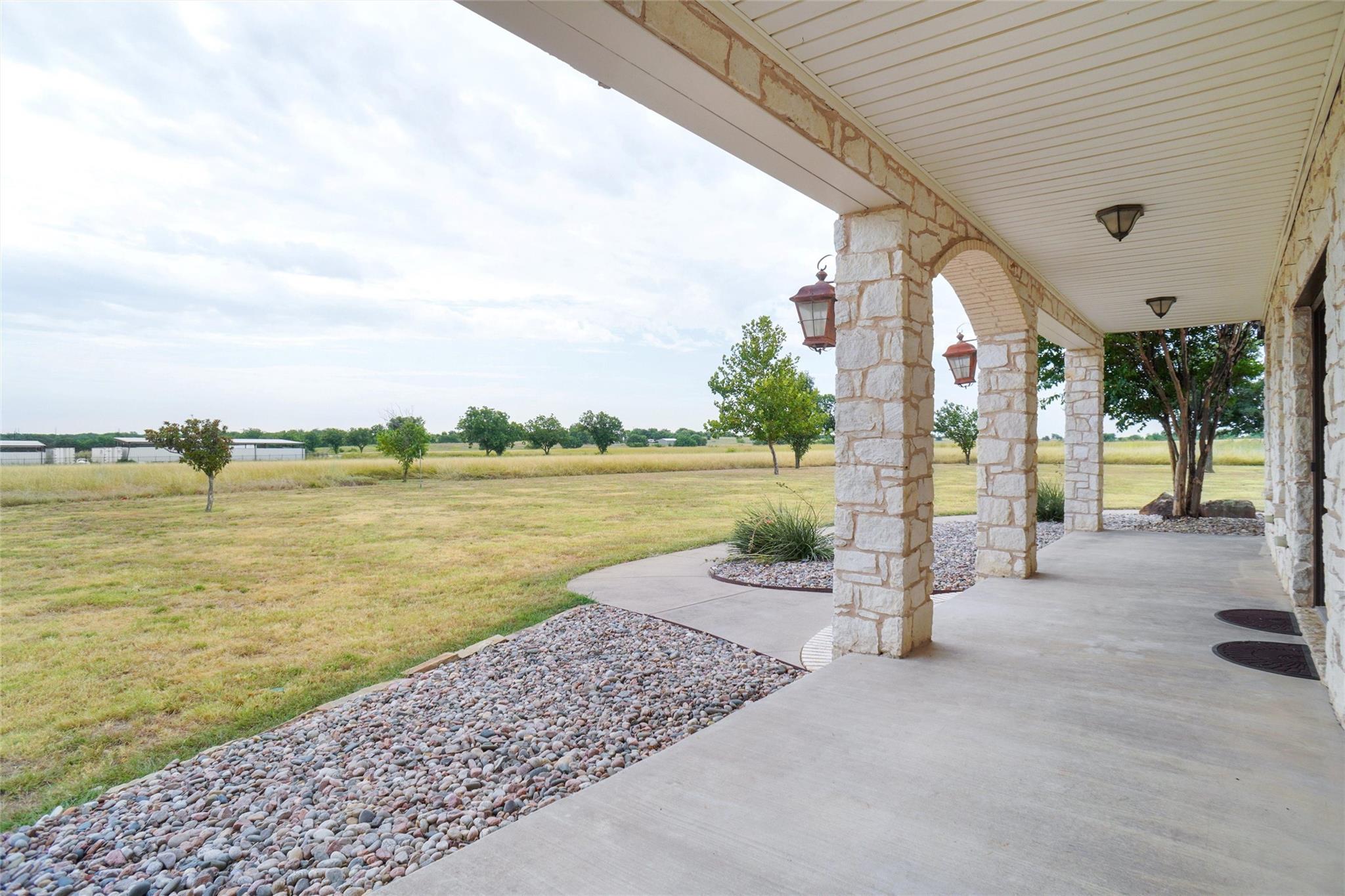 main property photo 25