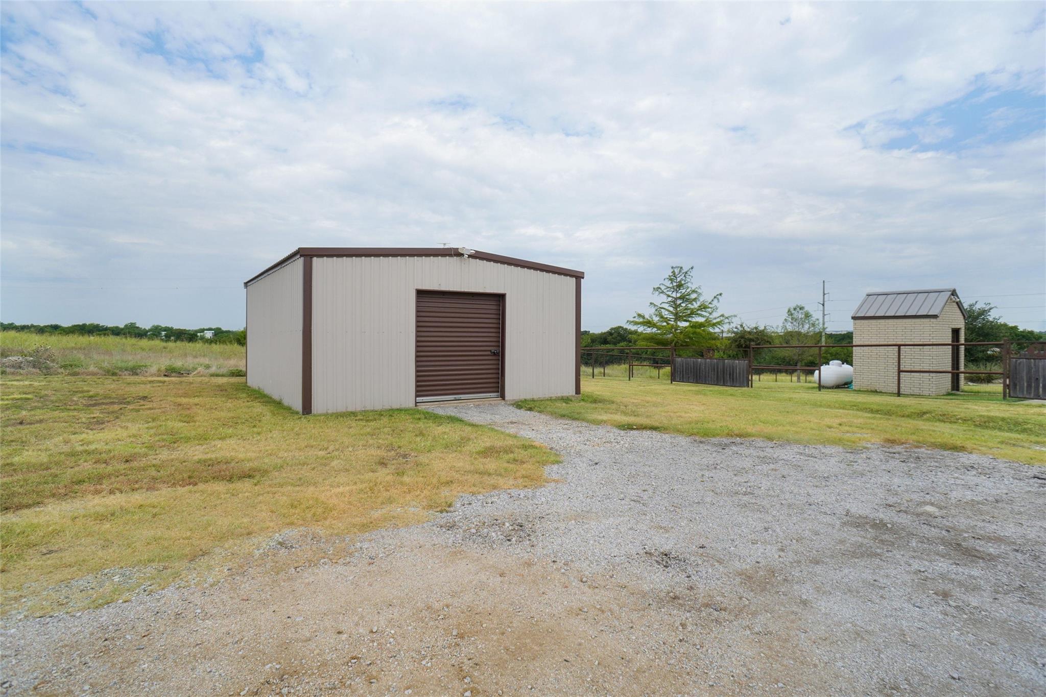 main property photo 29