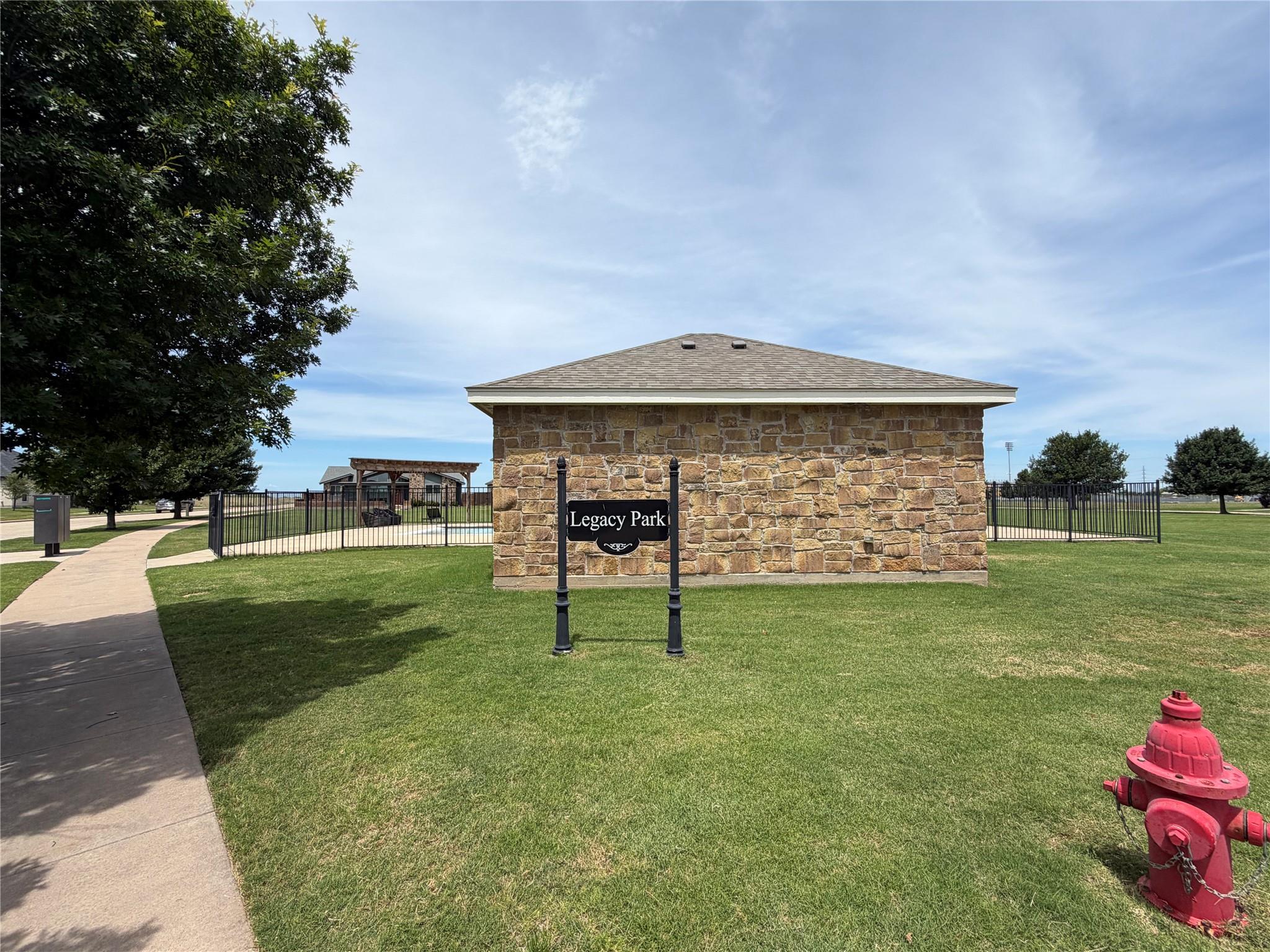 main property photo 13