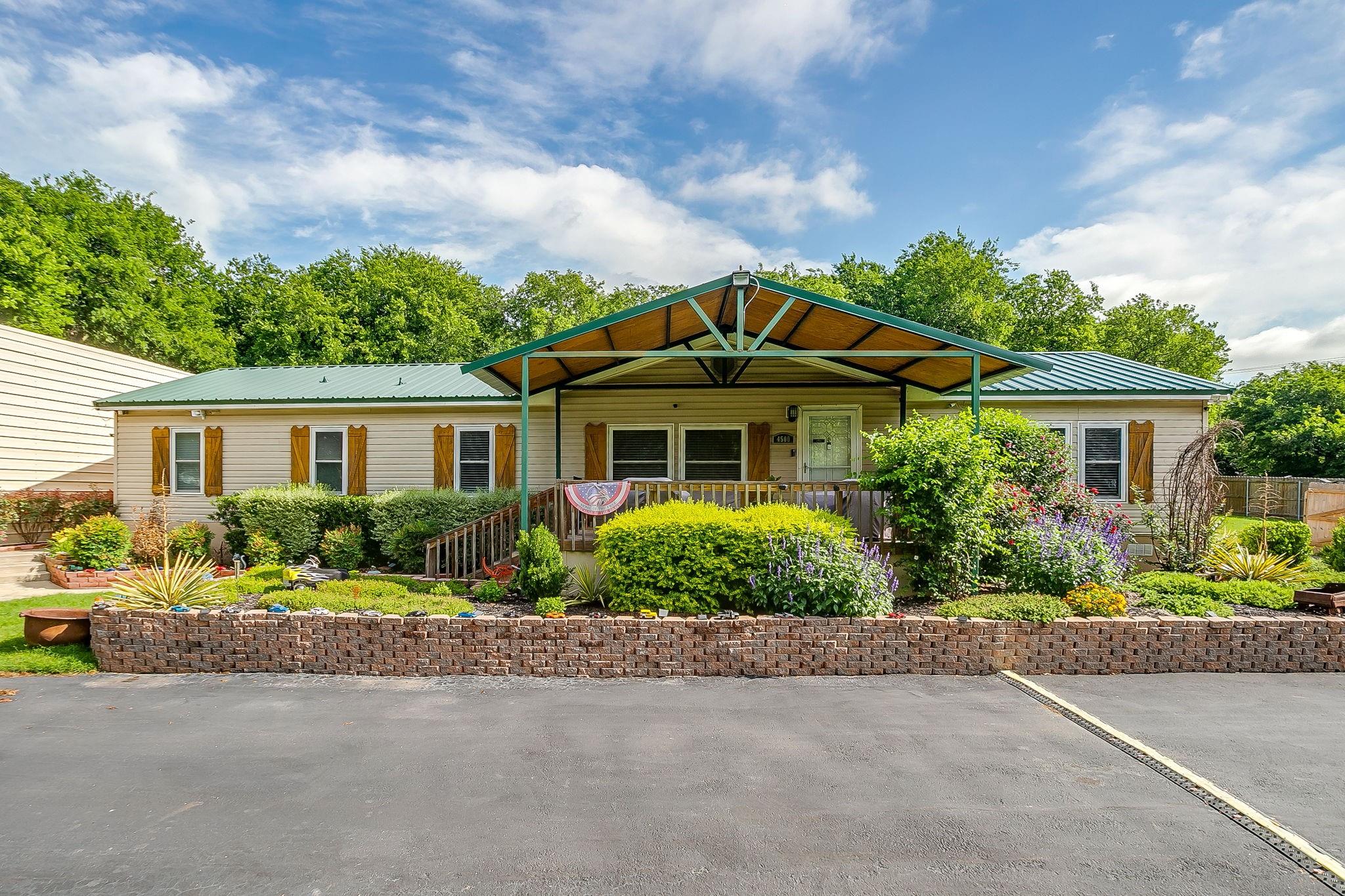 main property photo 13