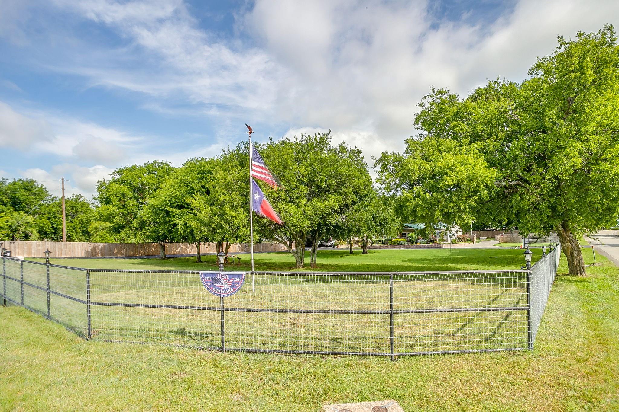 main property photo 9