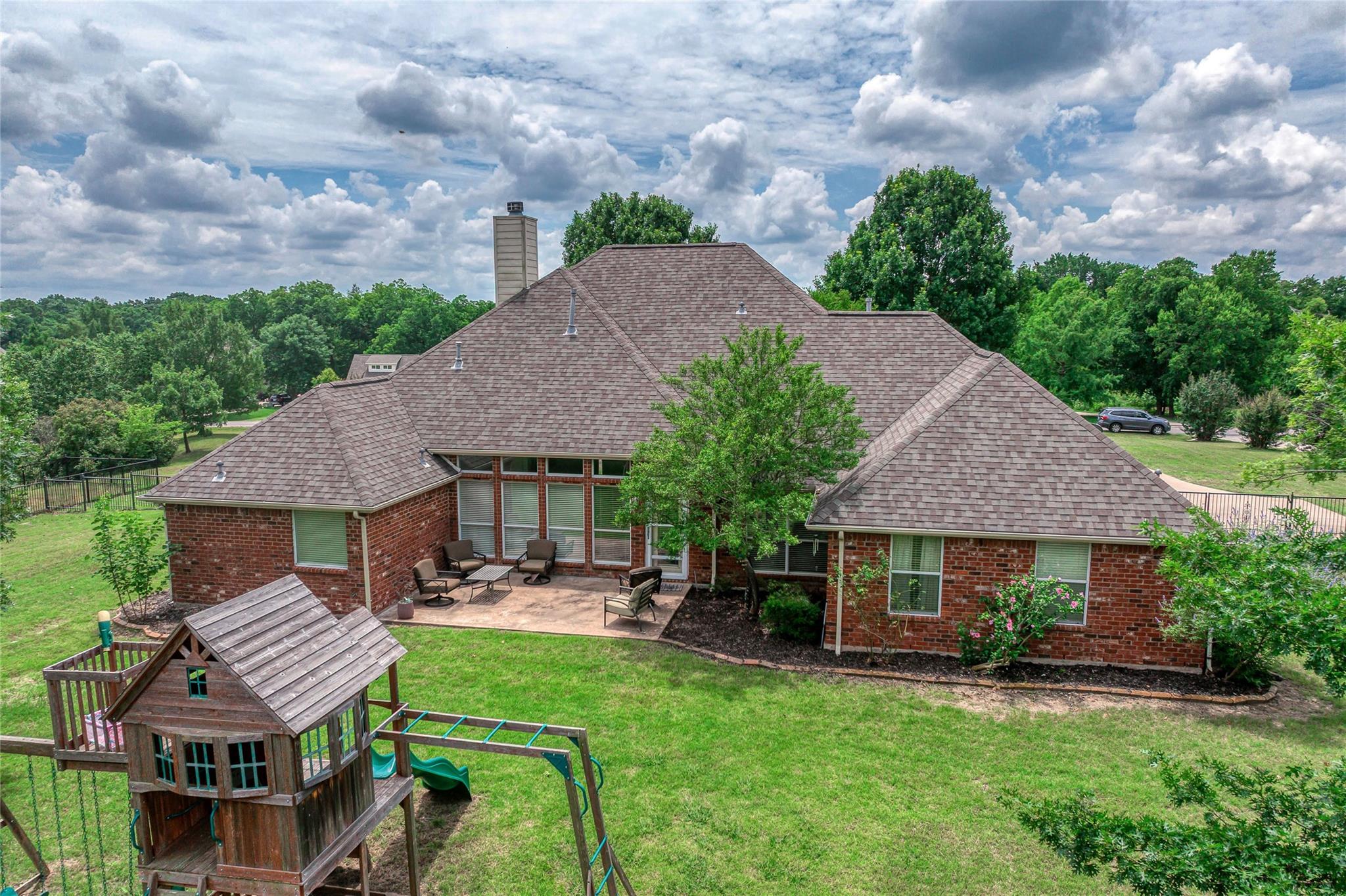 main property photo 31