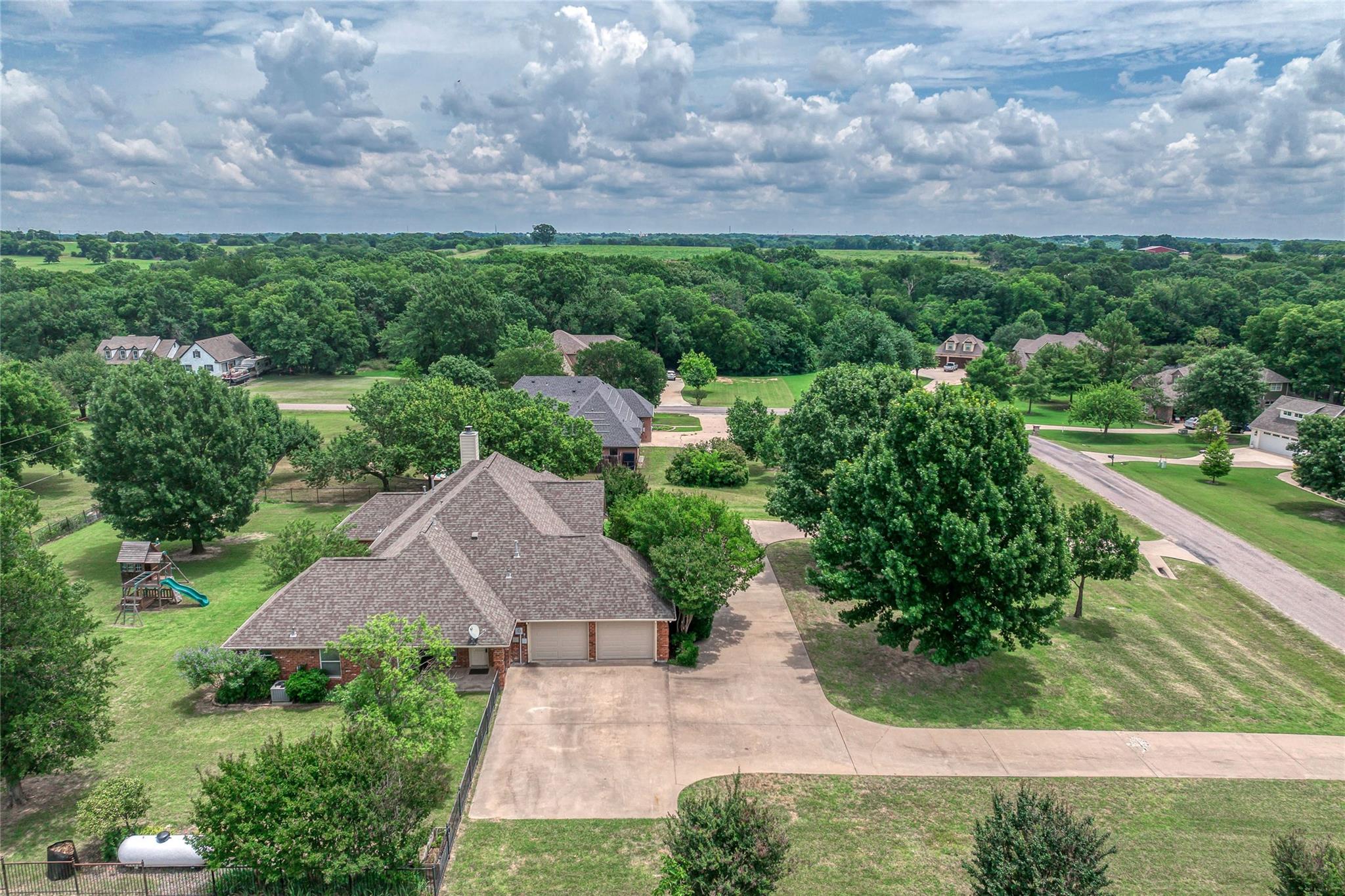 main property photo 36