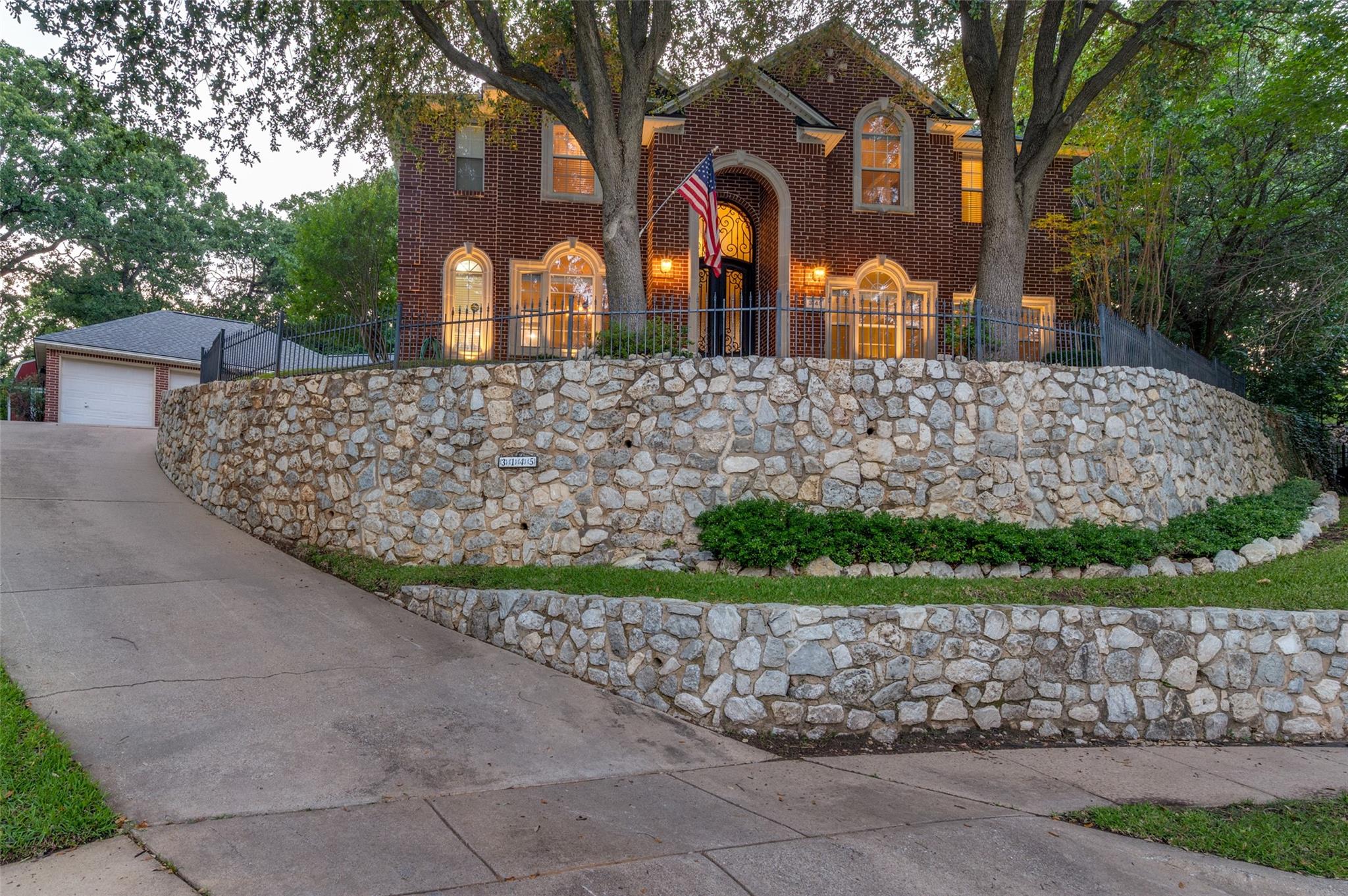 main property photo 3