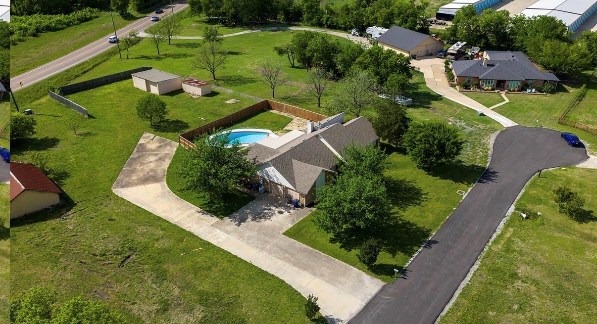 main property photo 28
