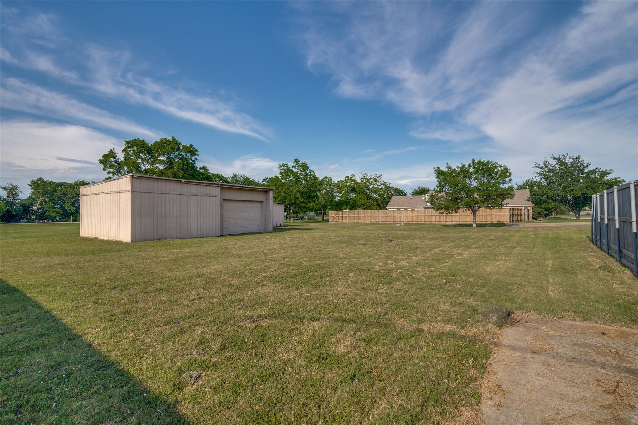 main property photo 30
