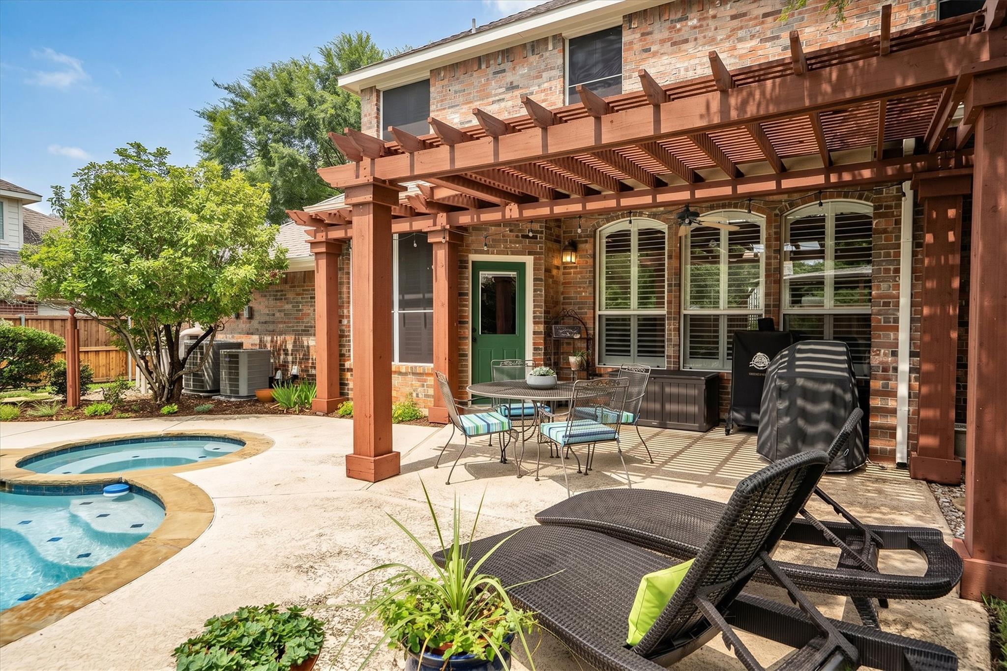 main property photo 33