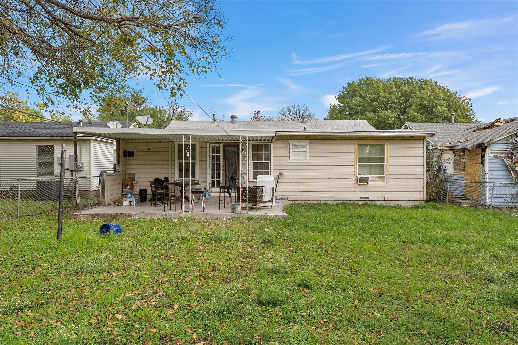main property photo 11