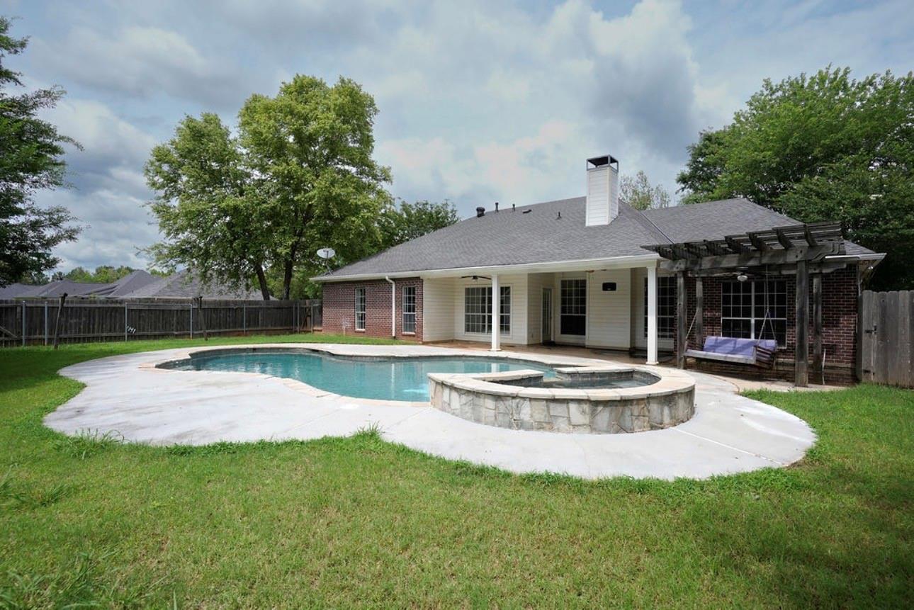 main property photo 32