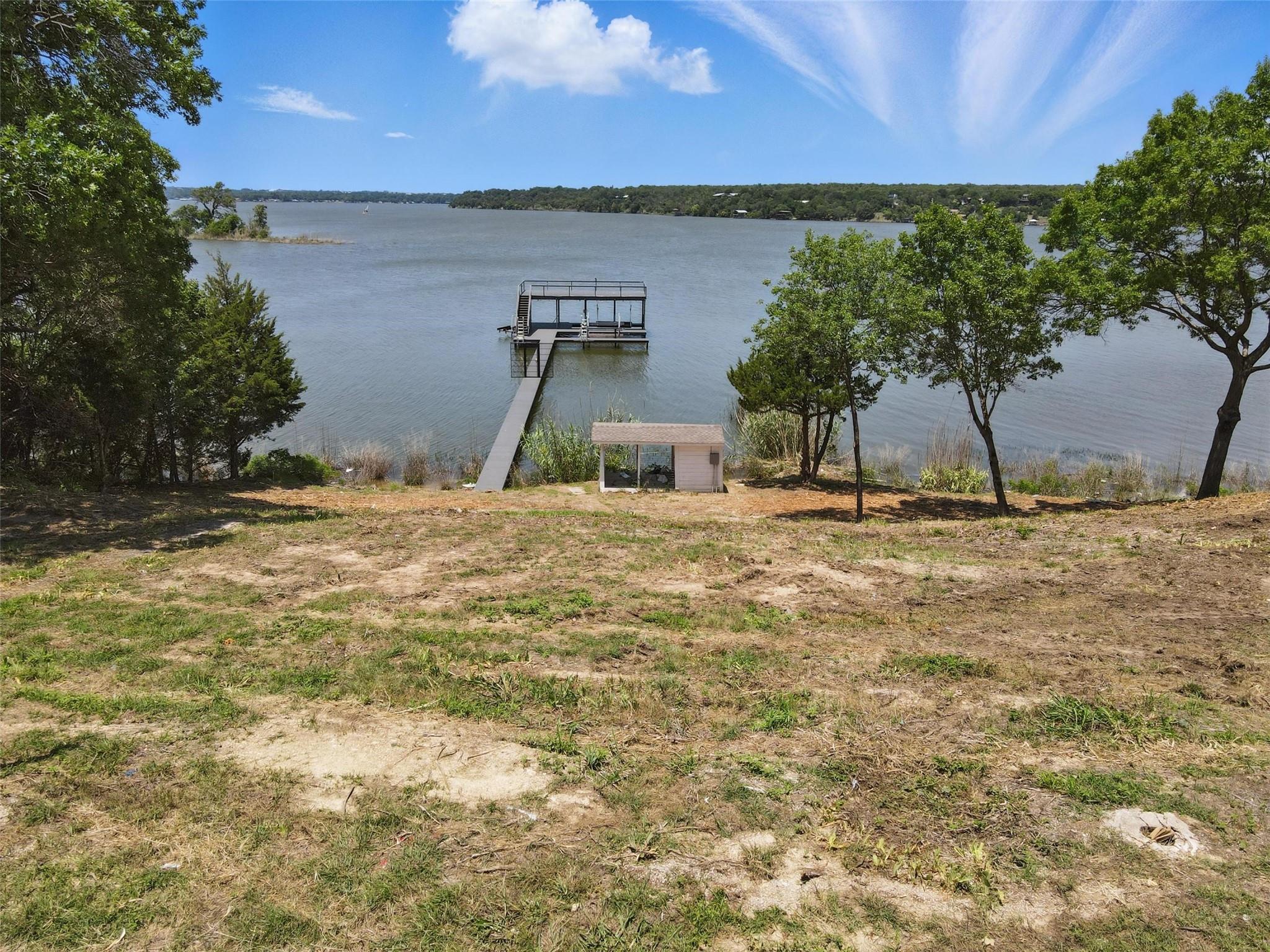 main property photo 30