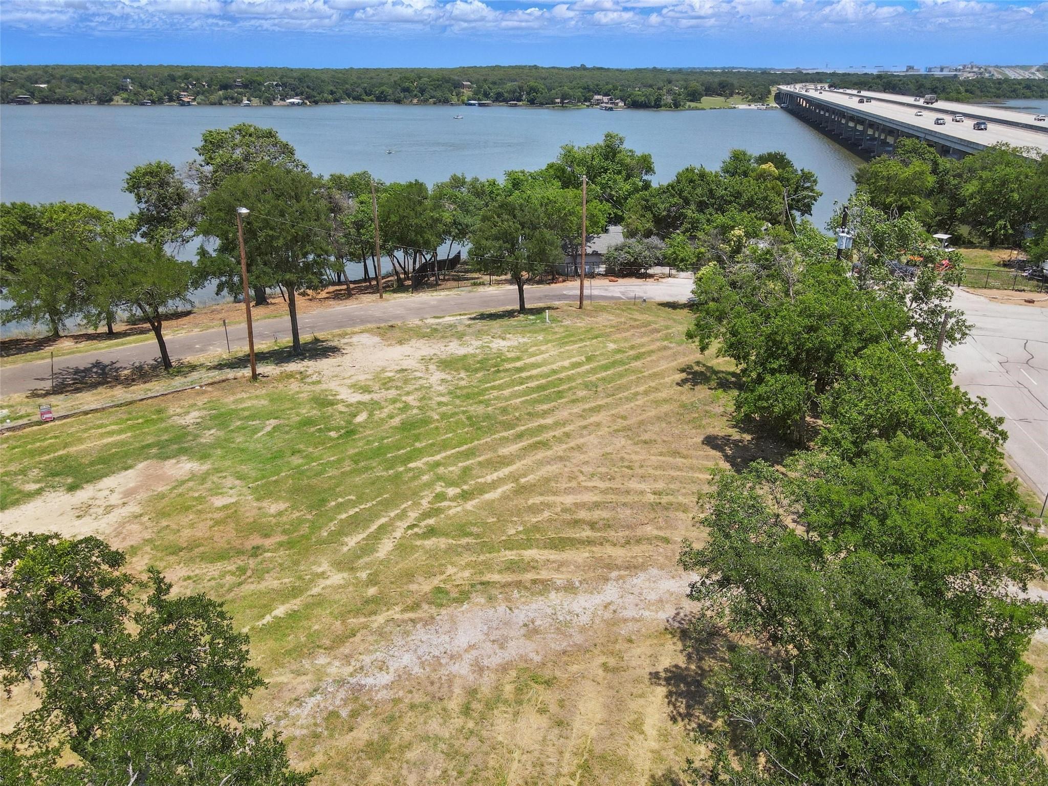 main property photo 16
