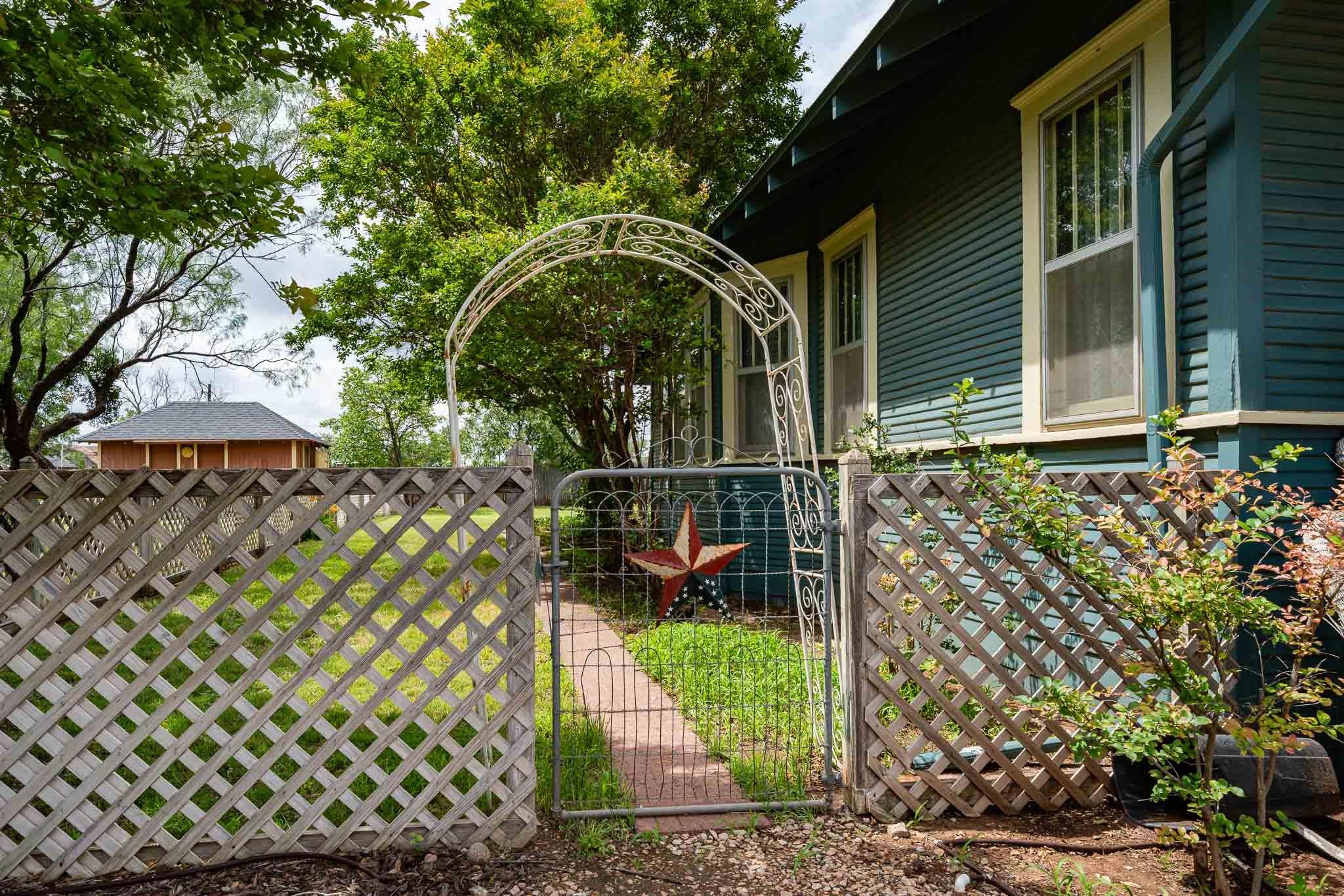 main property photo 30