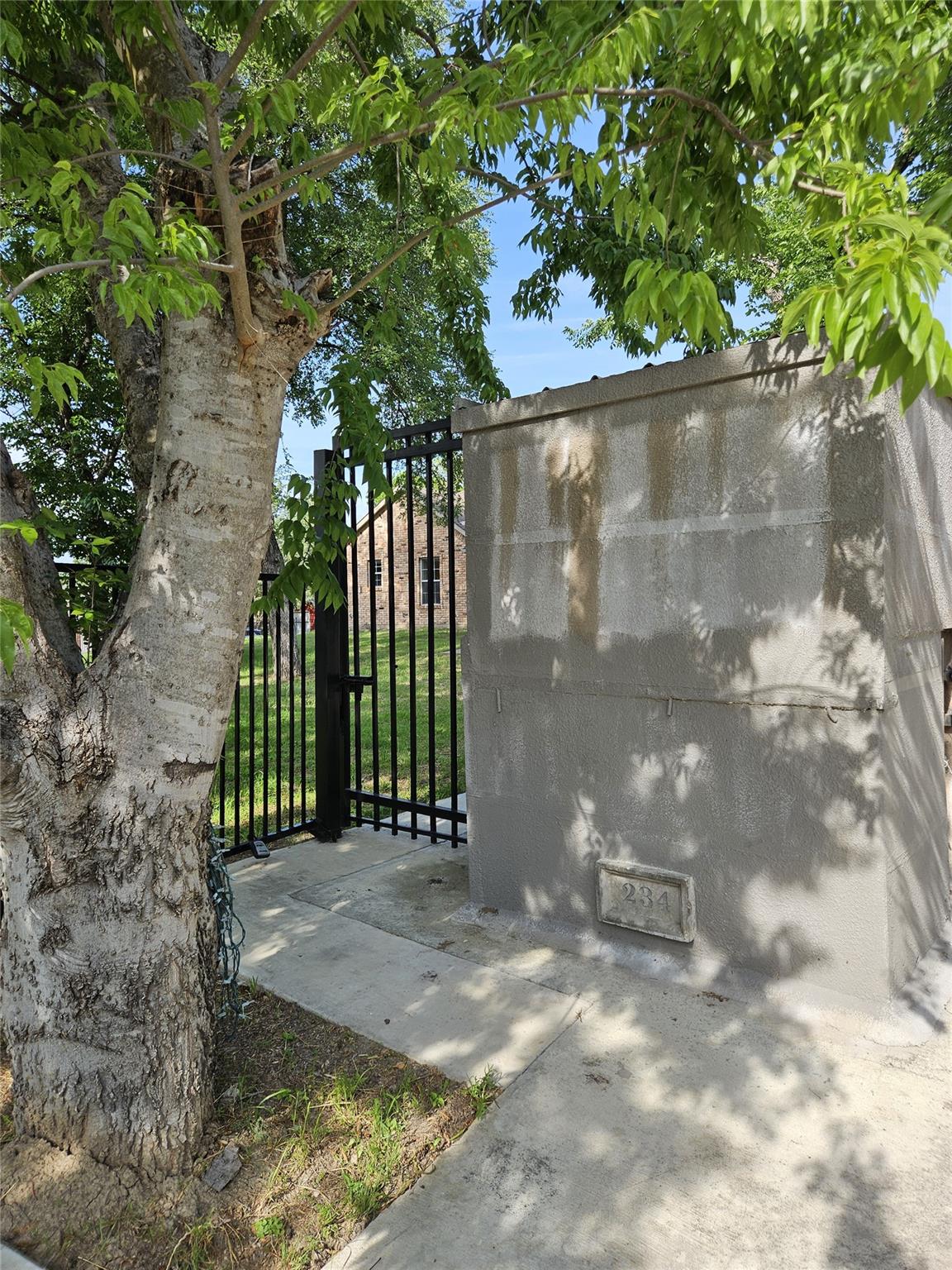 main property photo 29
