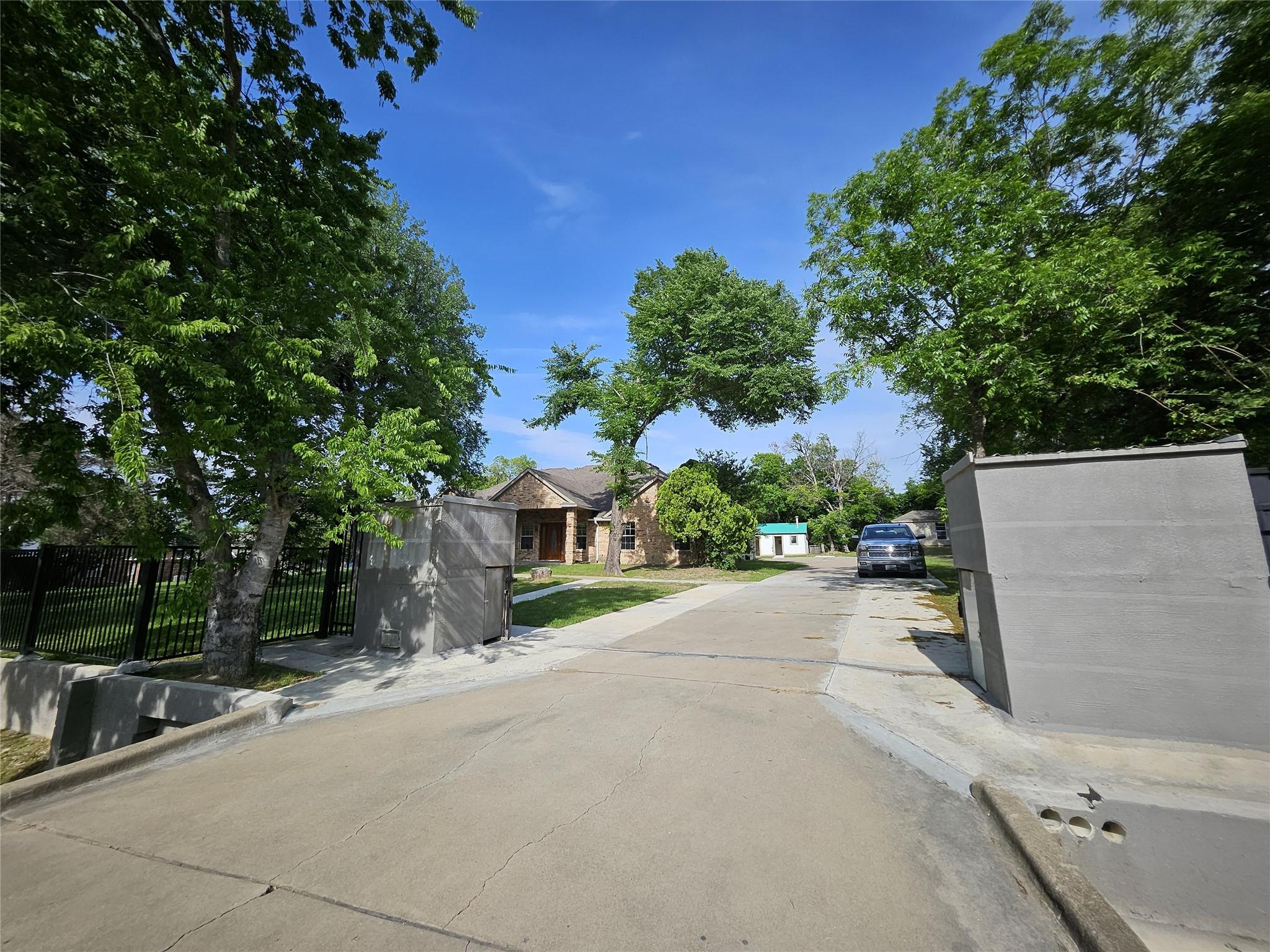 main property photo 31