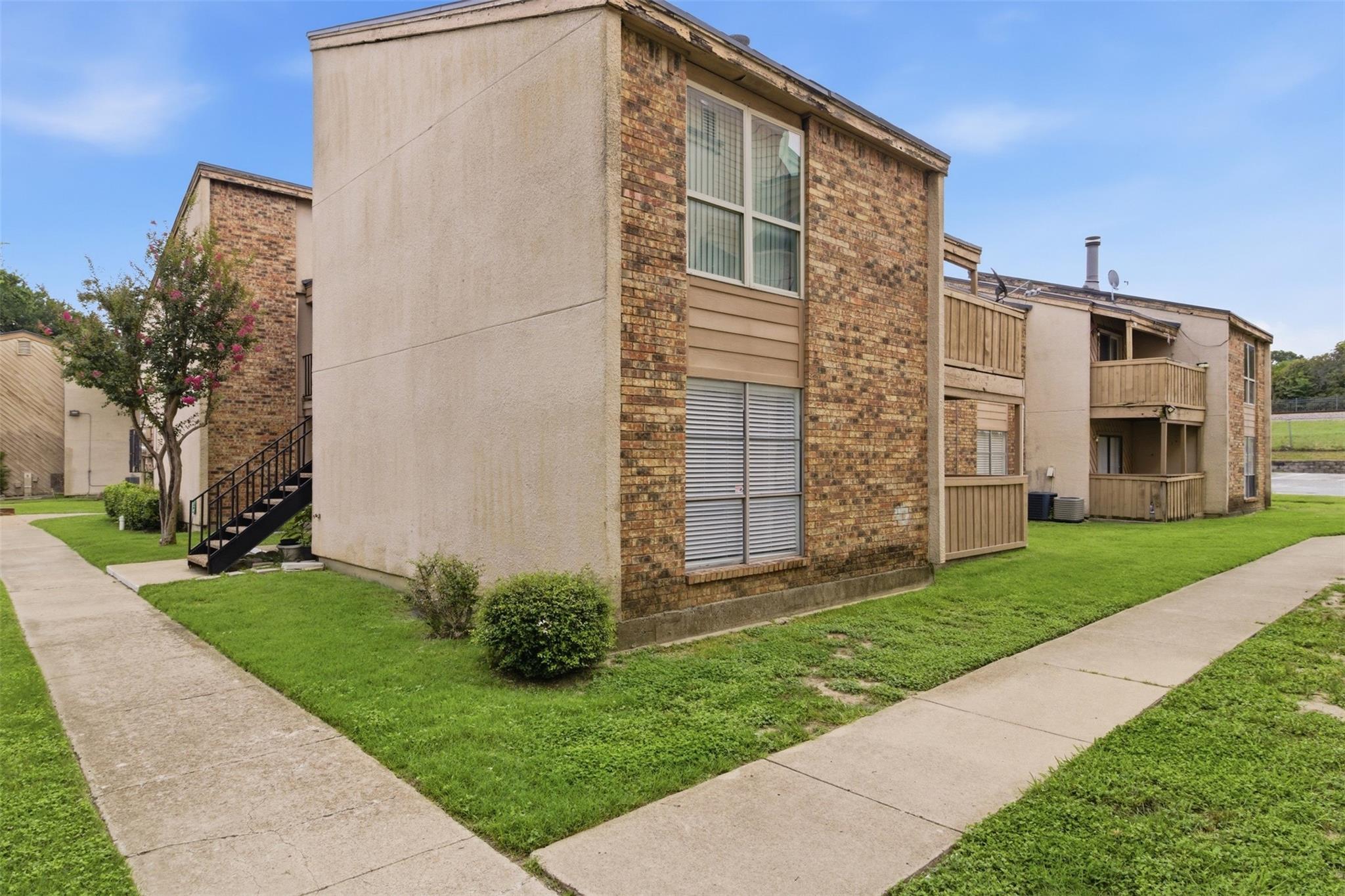 main property photo 38
