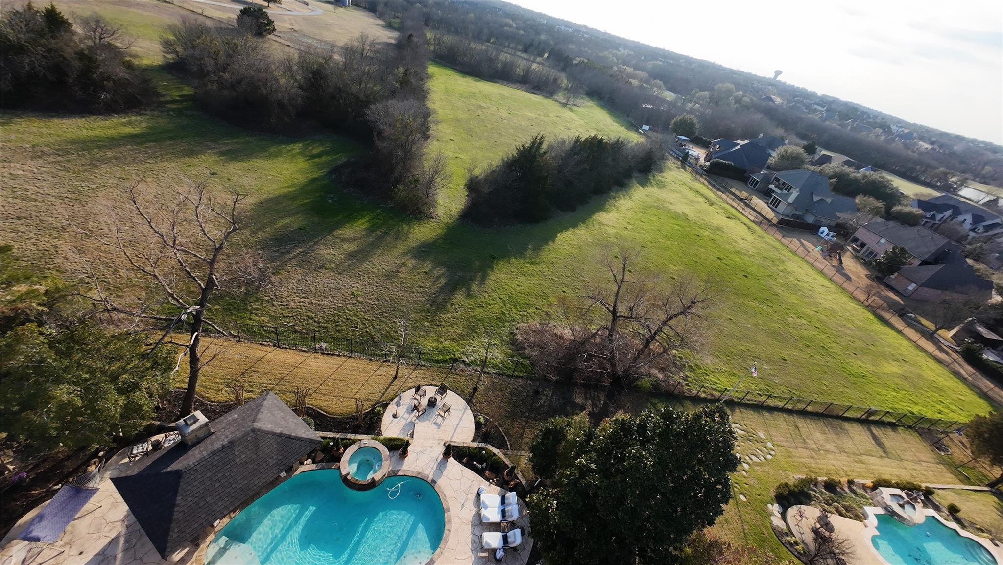 main property photo 31