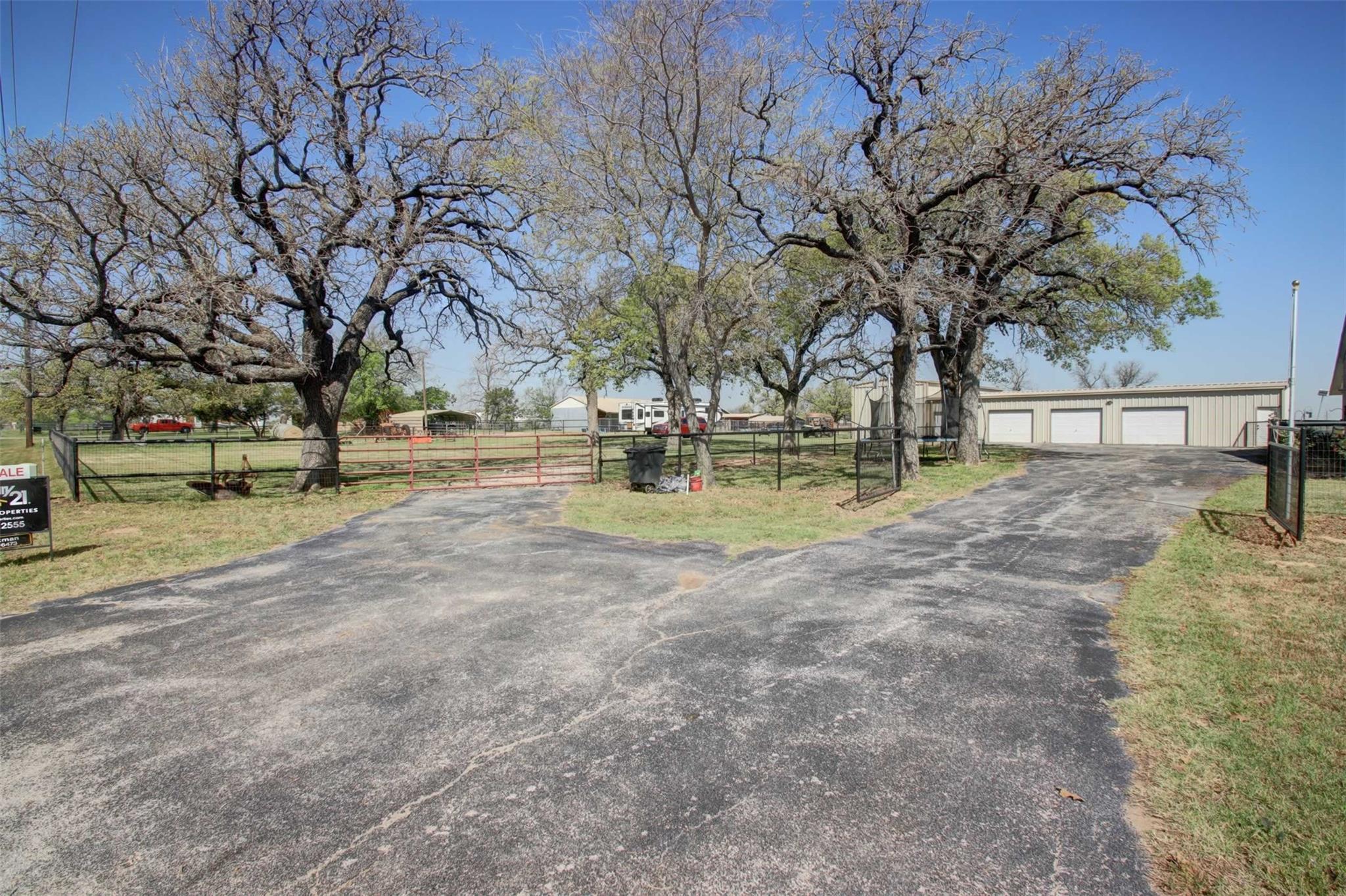 main property photo 13