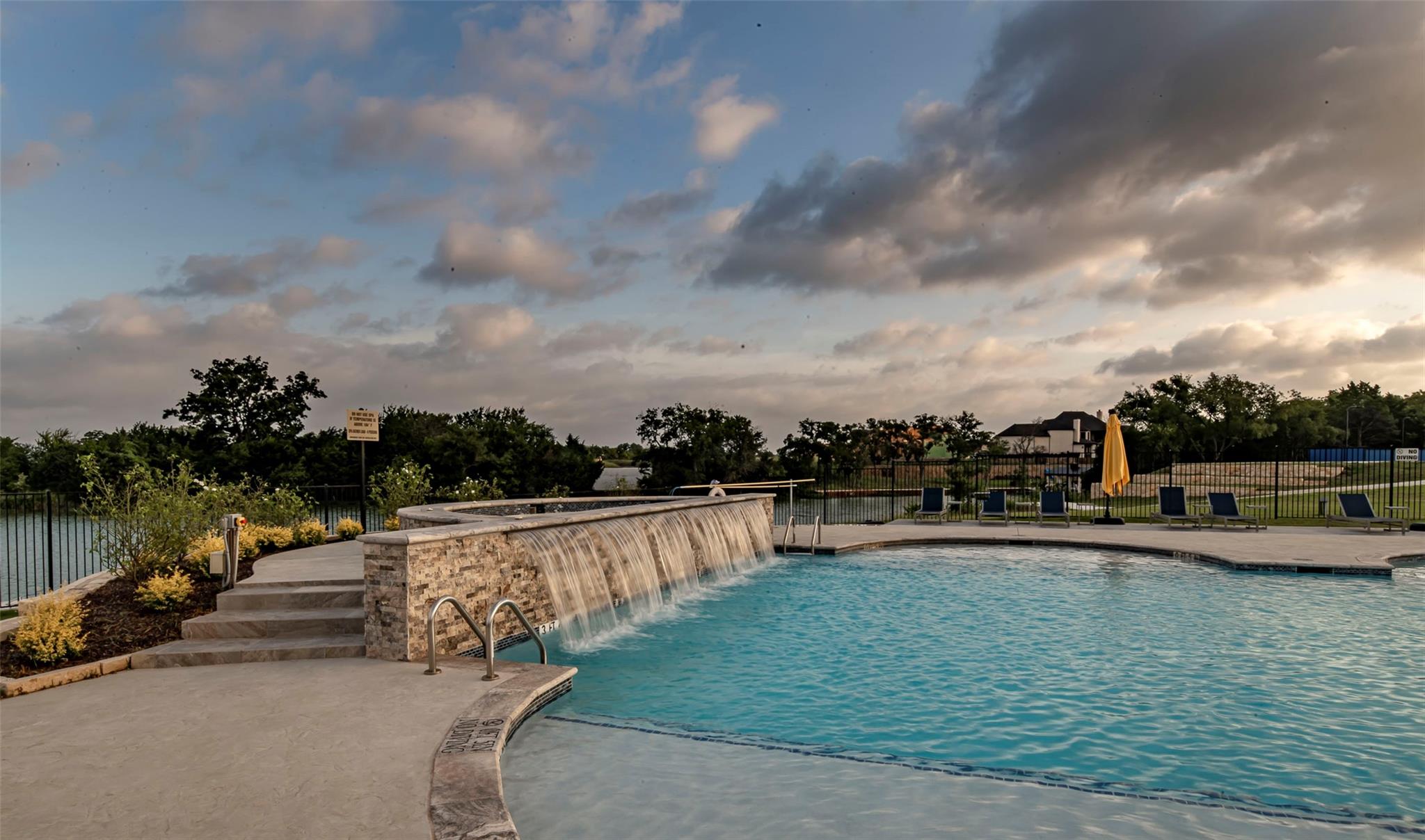main property photo 19