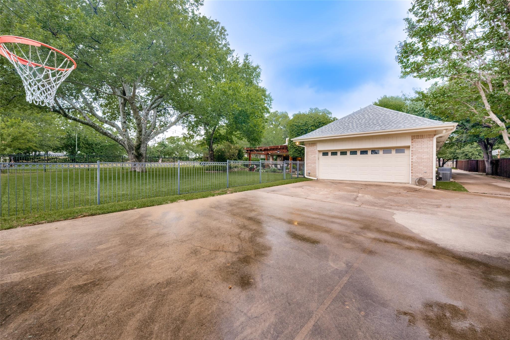 main property photo 24