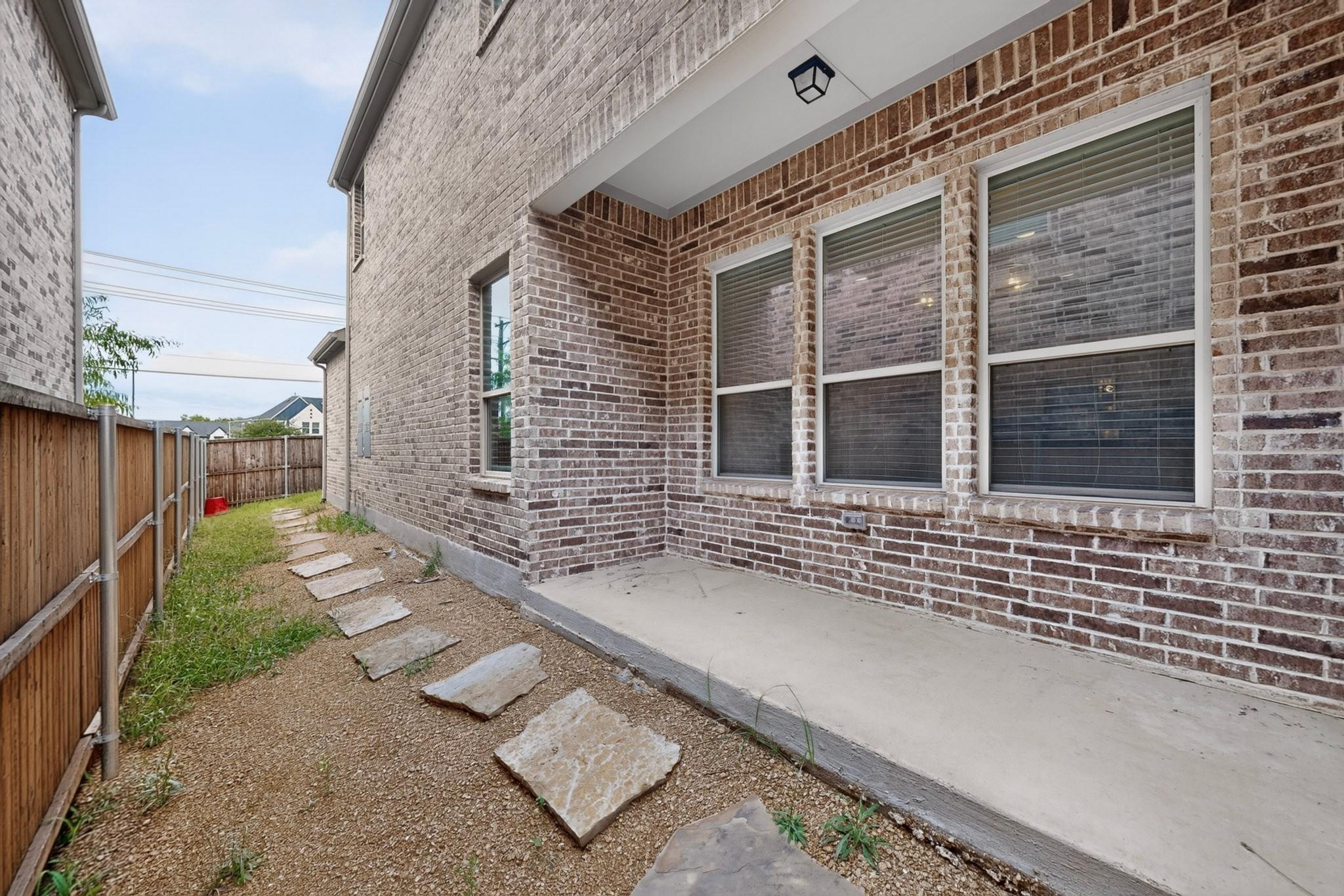 main property photo 35
