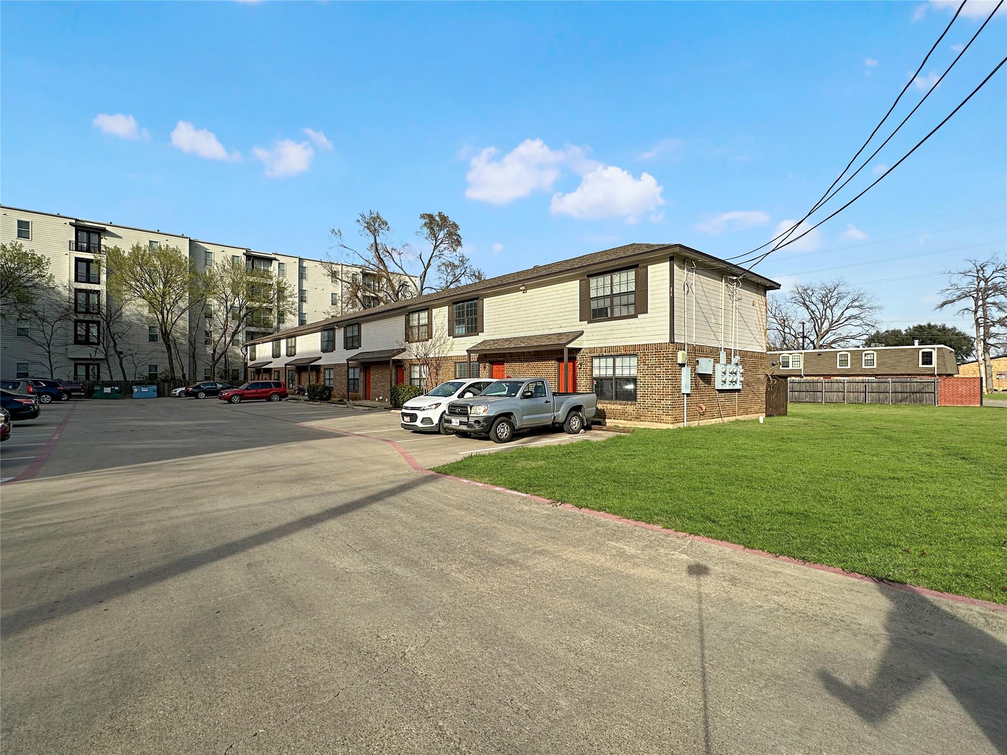 main property photo 13