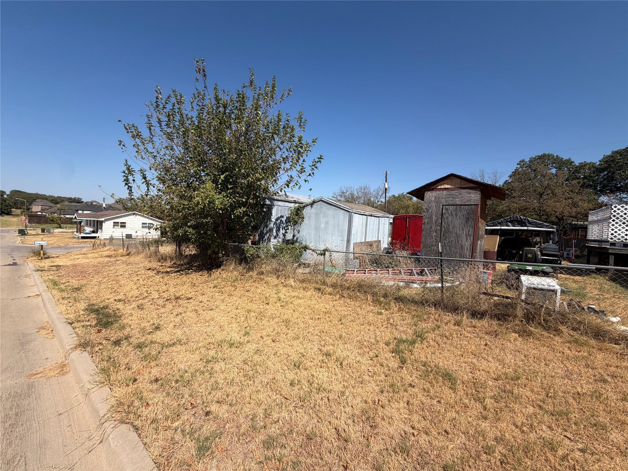 main property photo 8