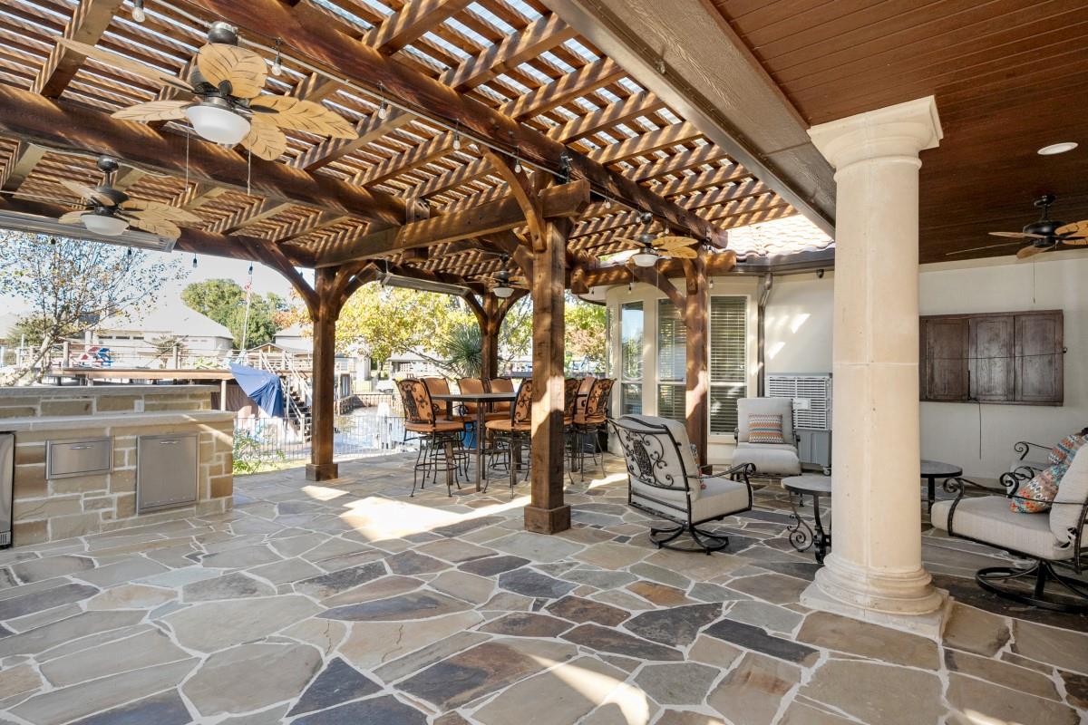 main property photo 31