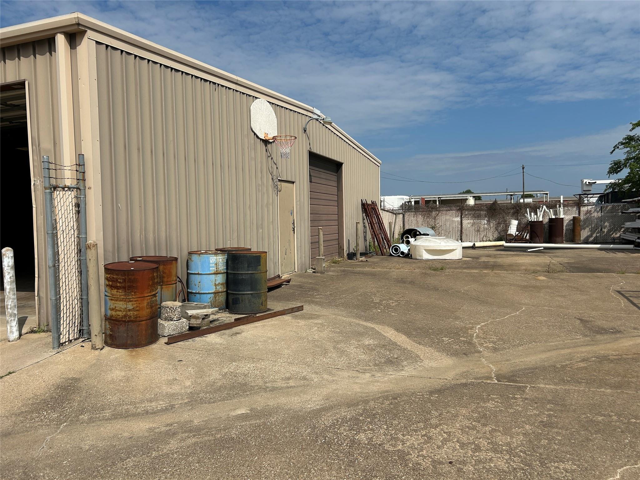 main property photo 21