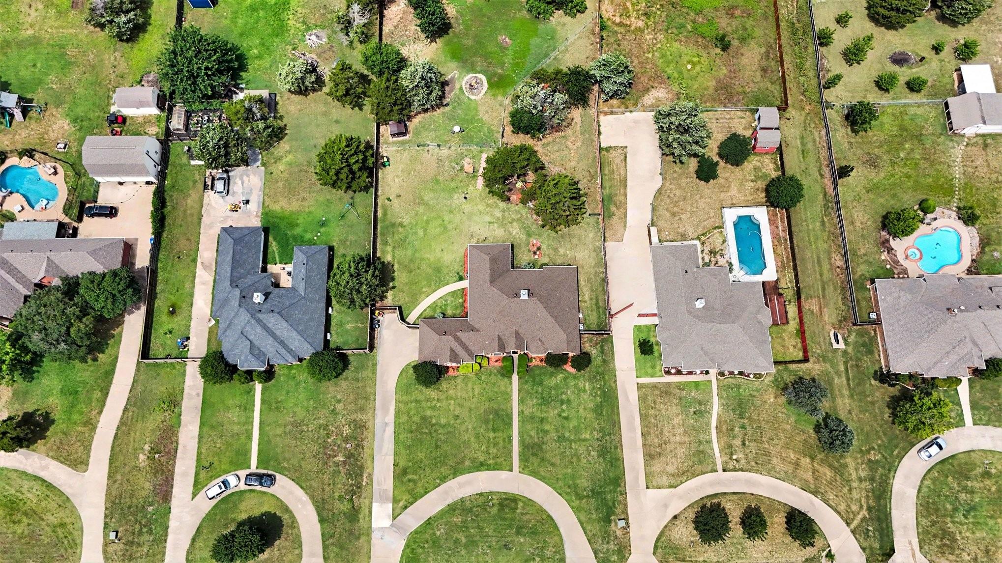main property photo 28