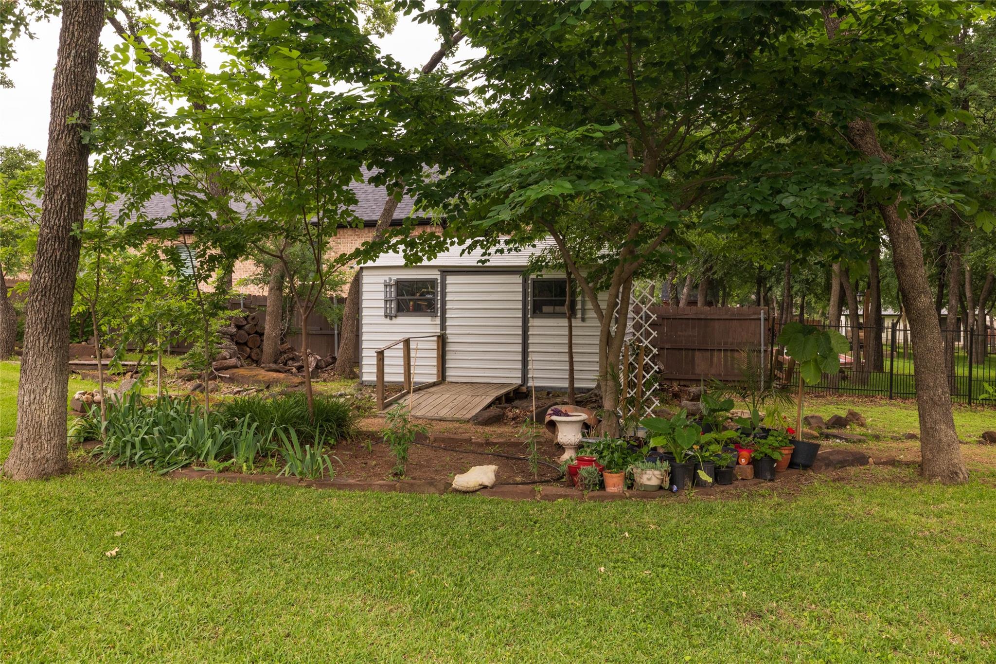 main property photo 38