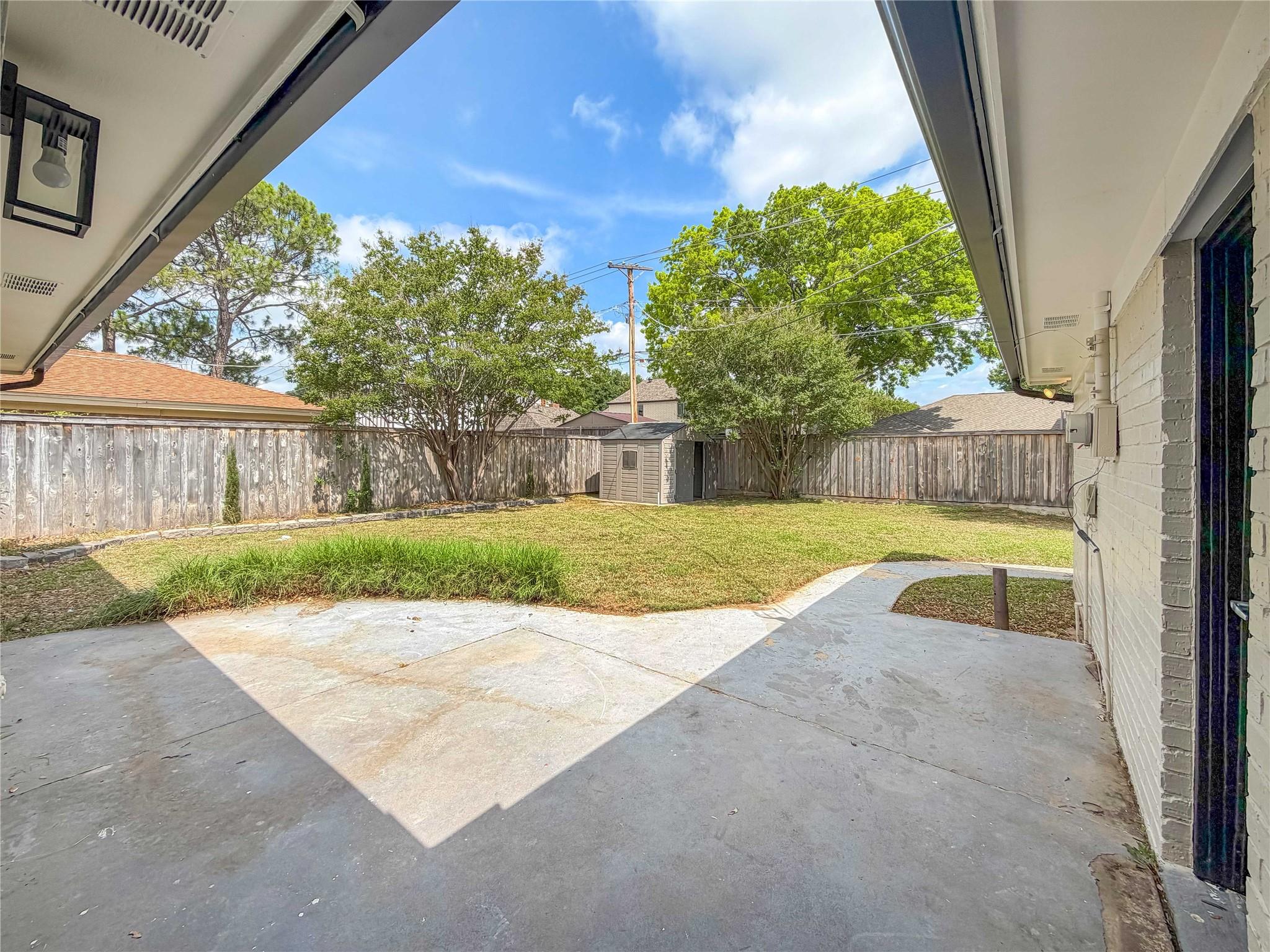 main property photo 23