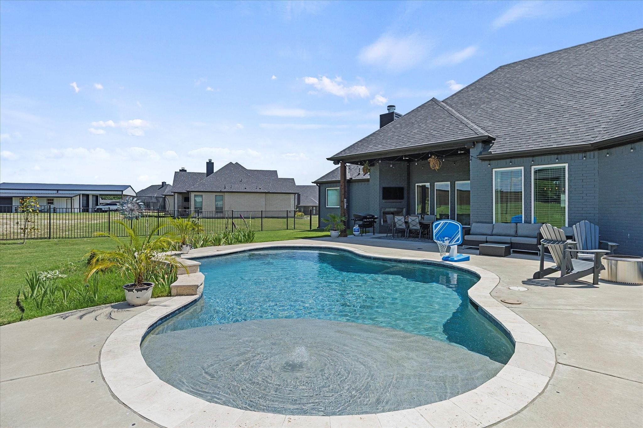 main property photo 27
