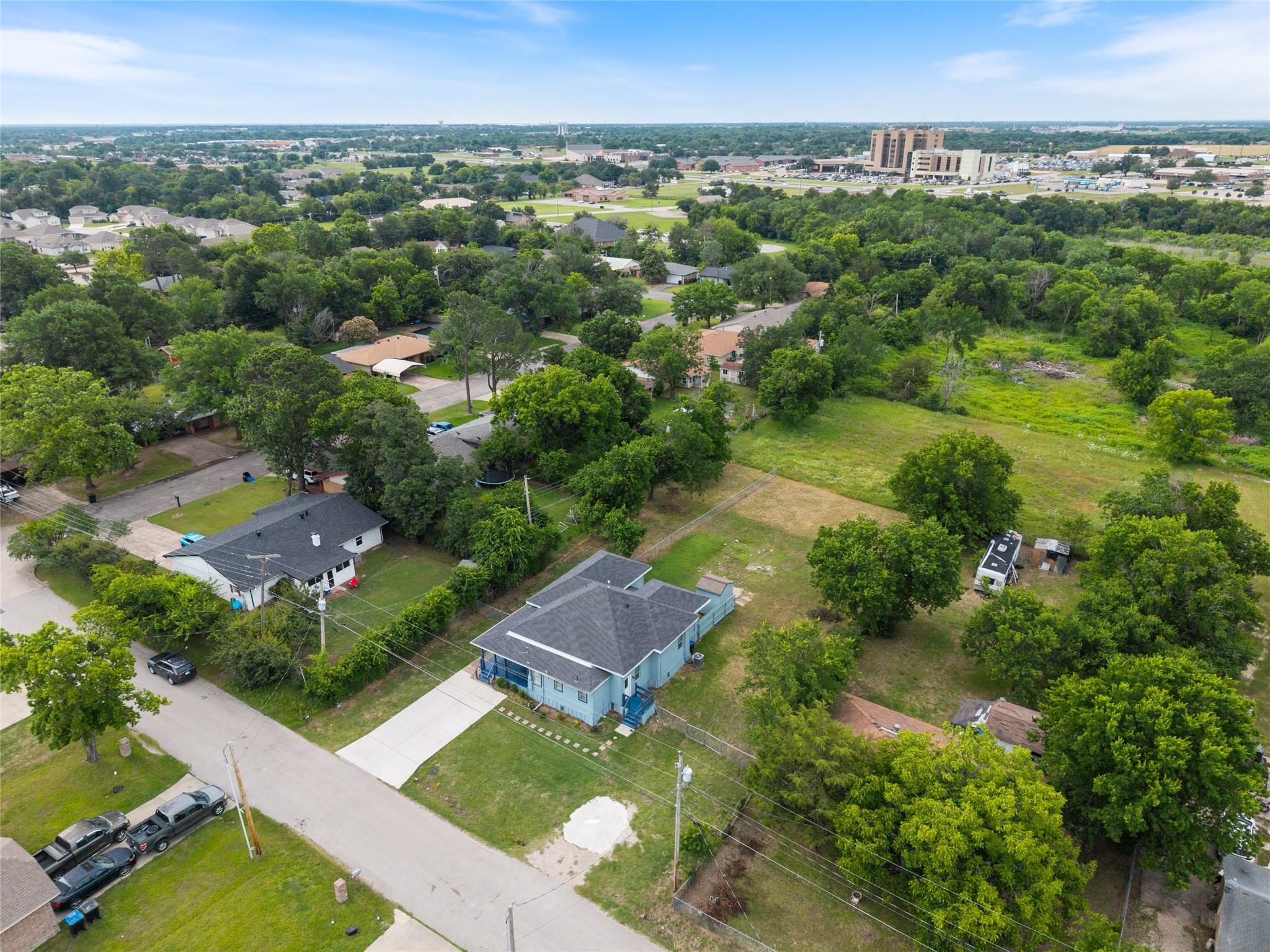 main property photo 28