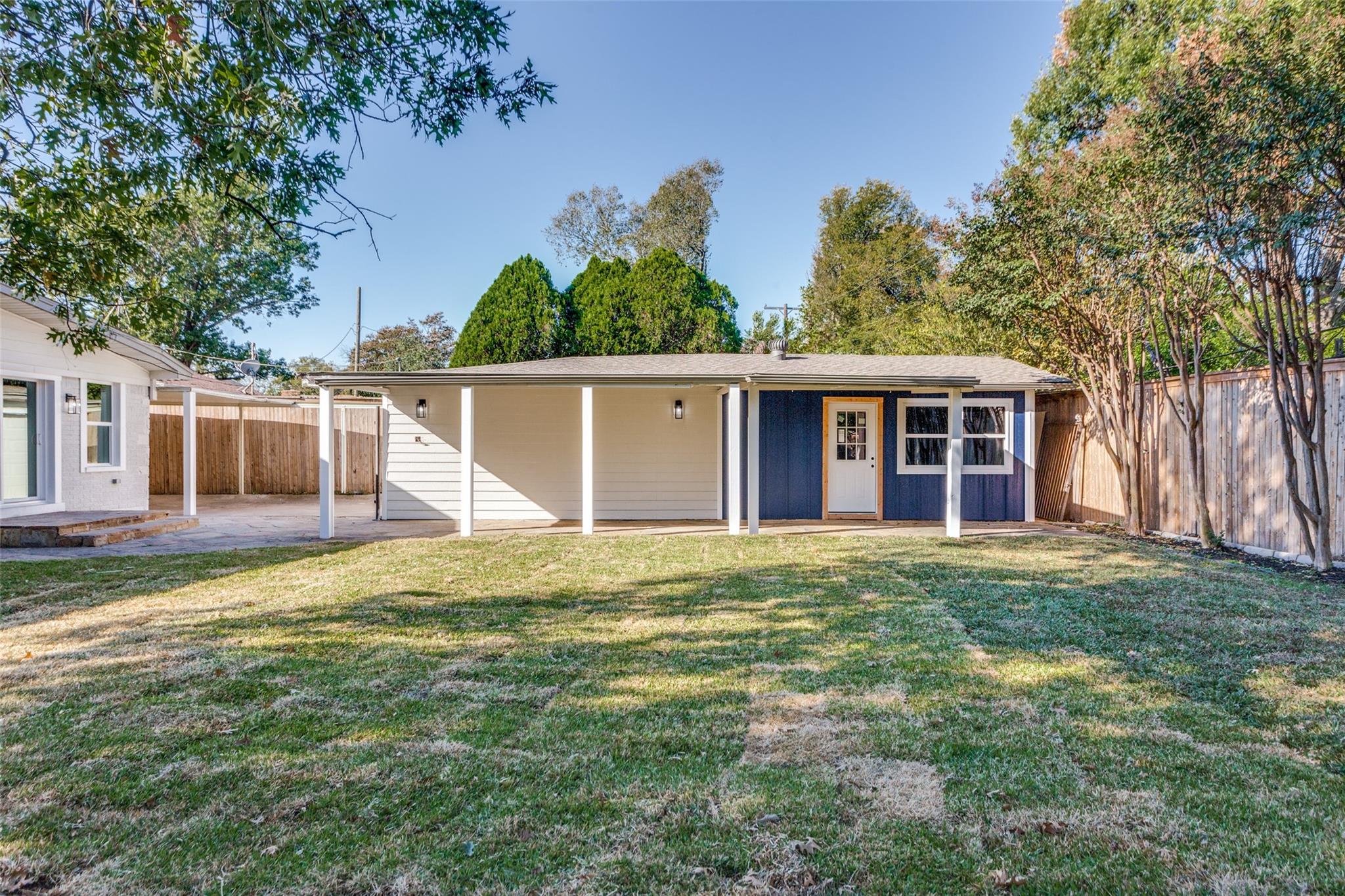 main property photo 28