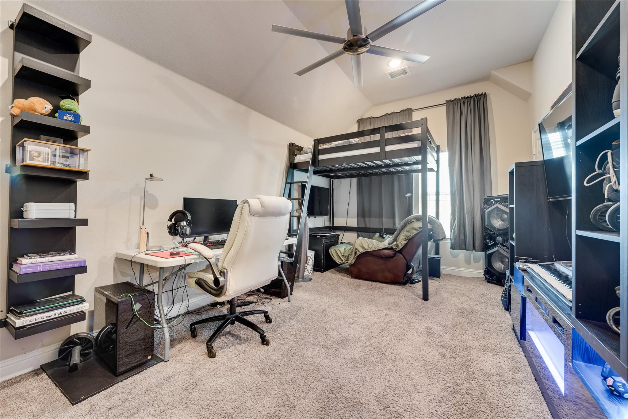 main property photo 21