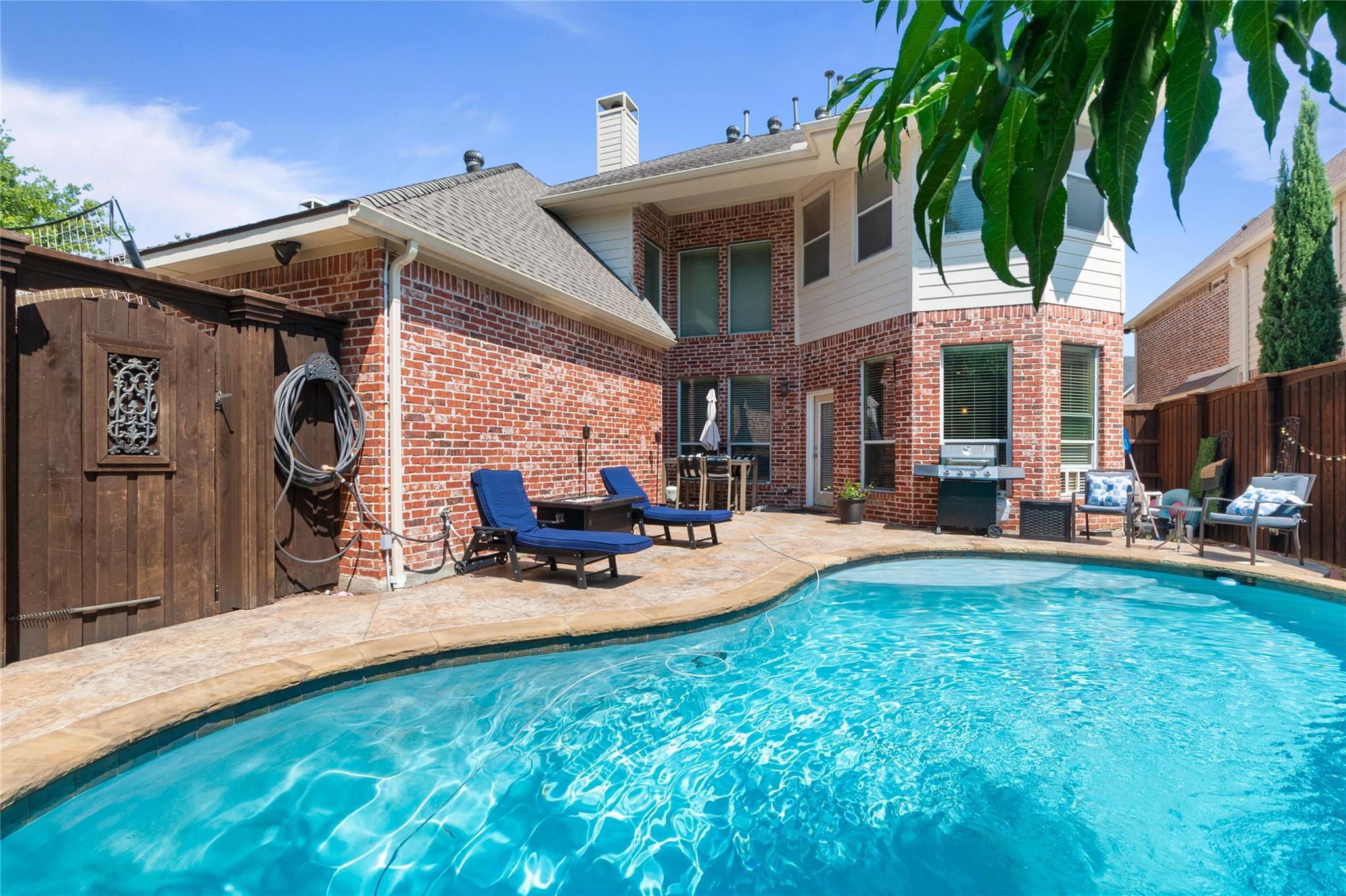 main property photo 37