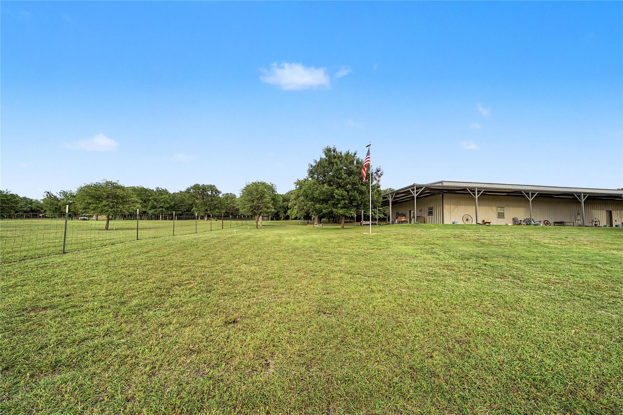 main property photo 18