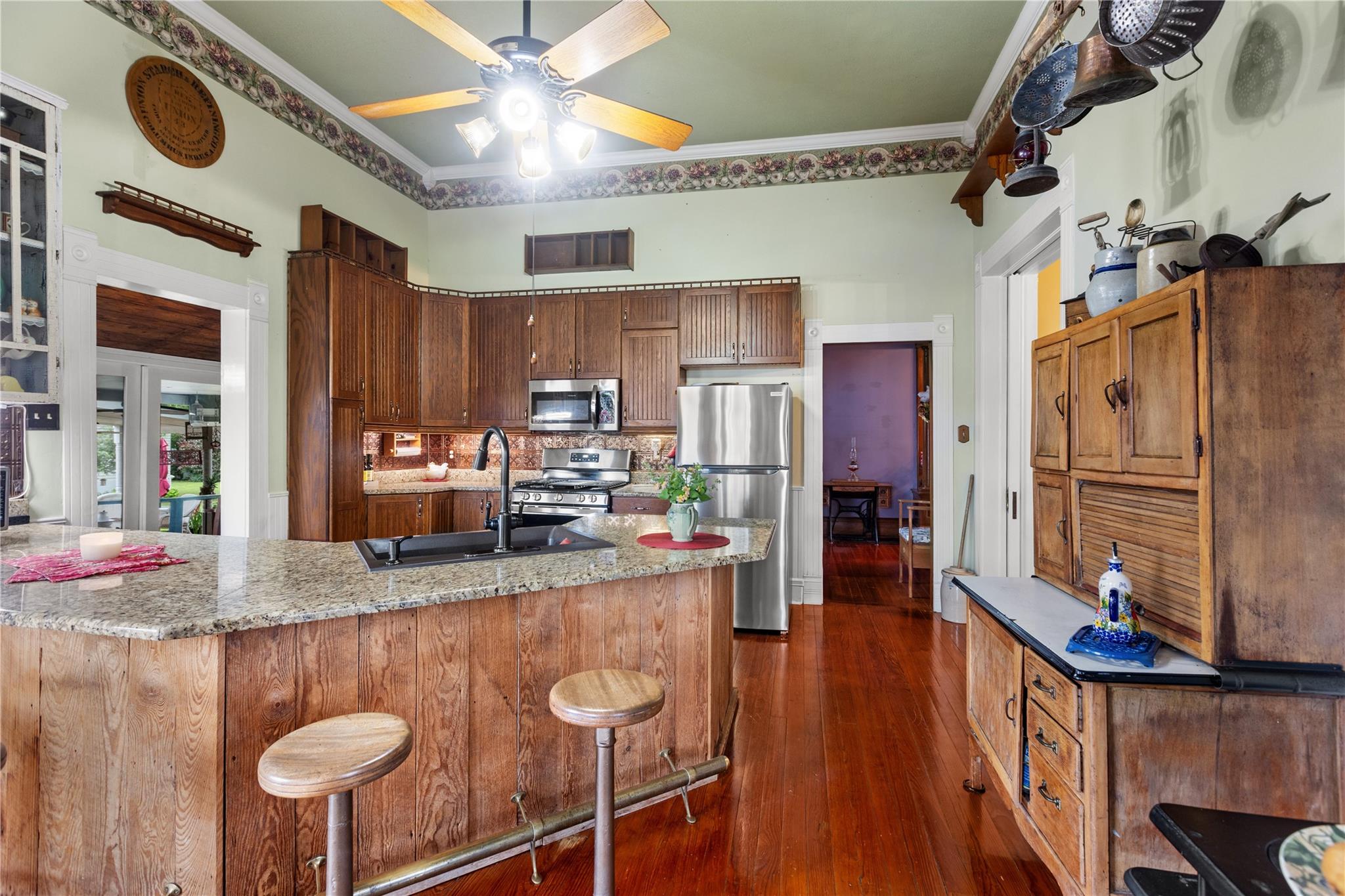 main property photo 9