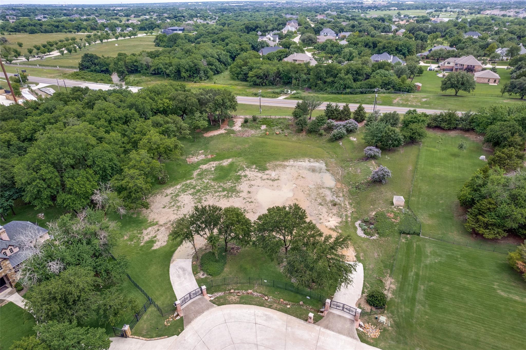 main property photo 10