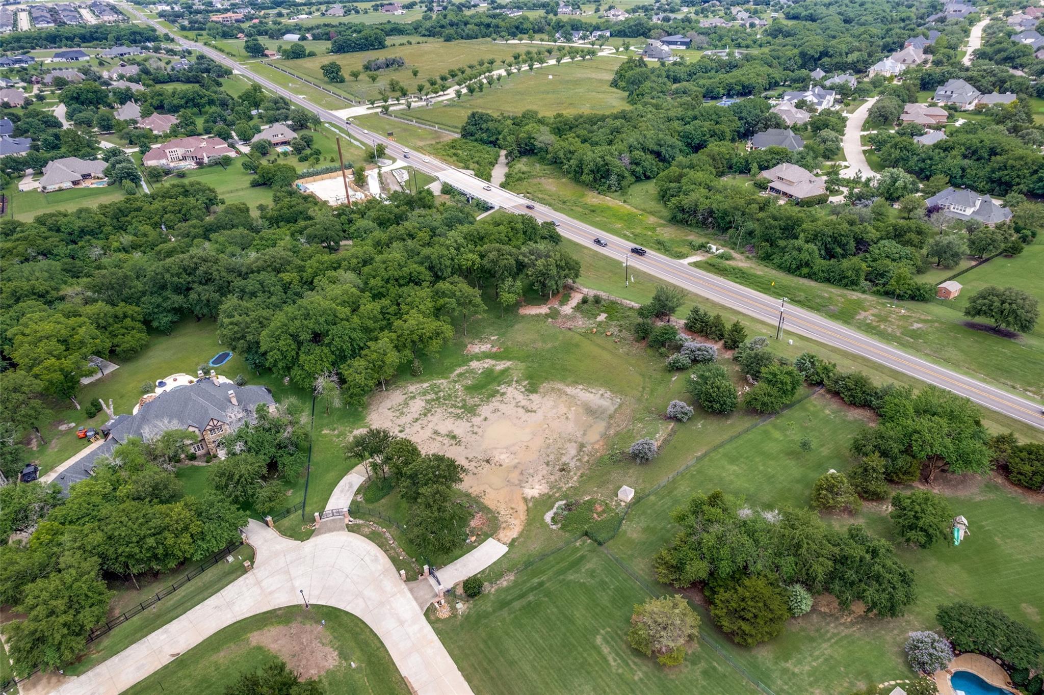 main property photo 13