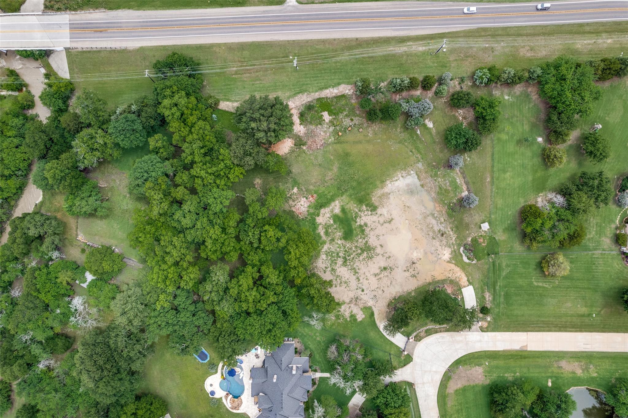 main property photo 14