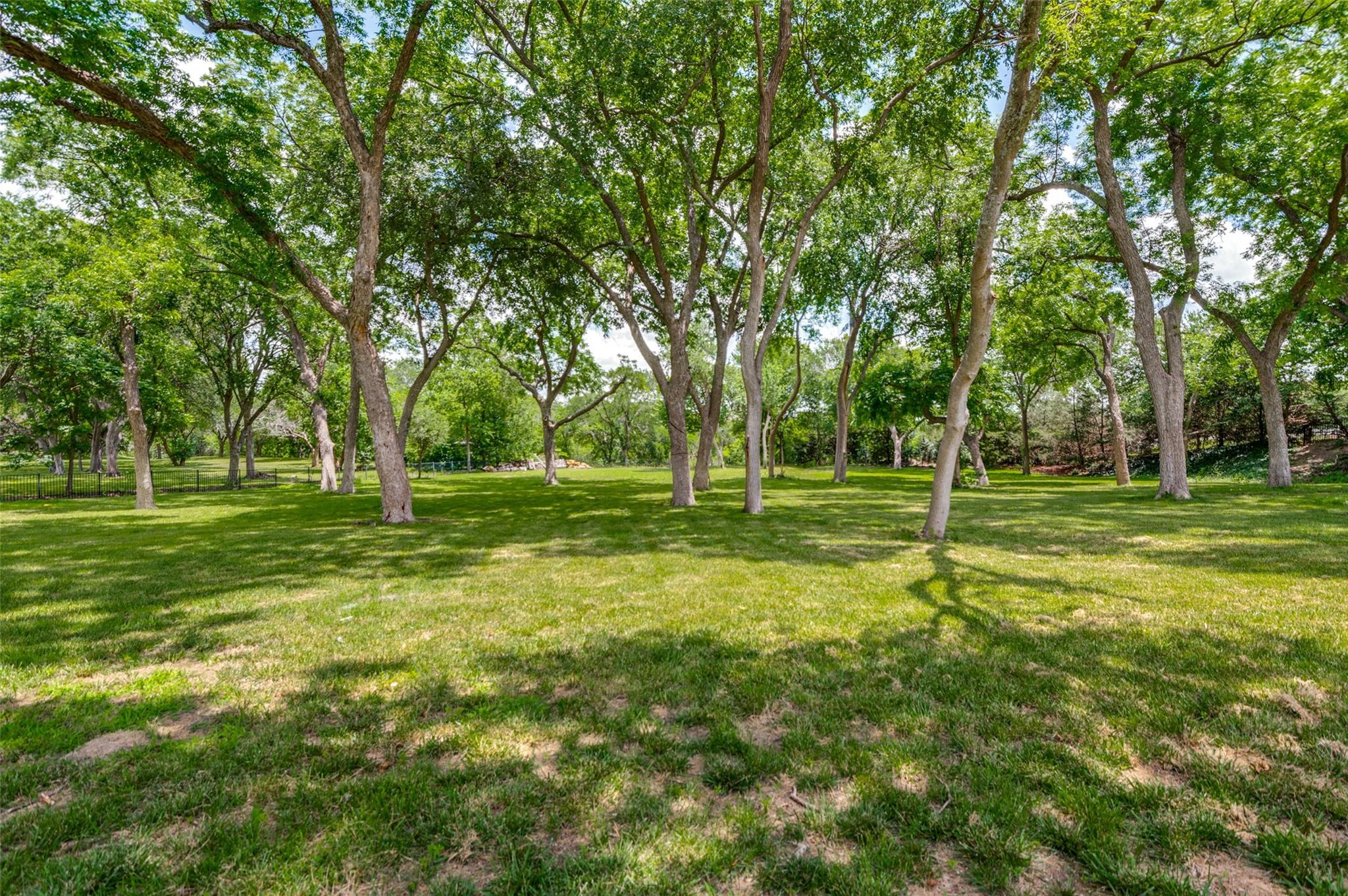 main property photo 8