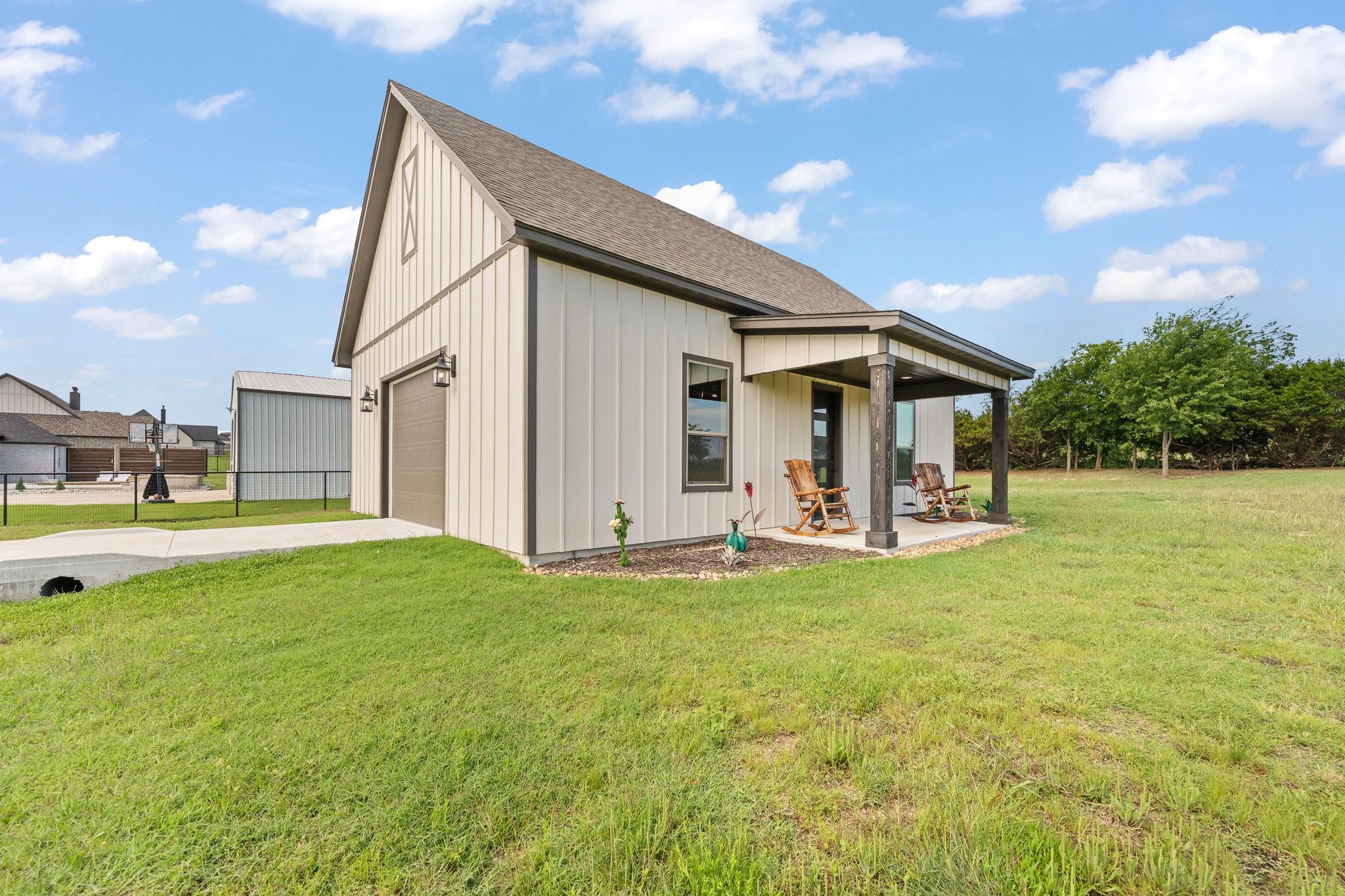 main property photo 33