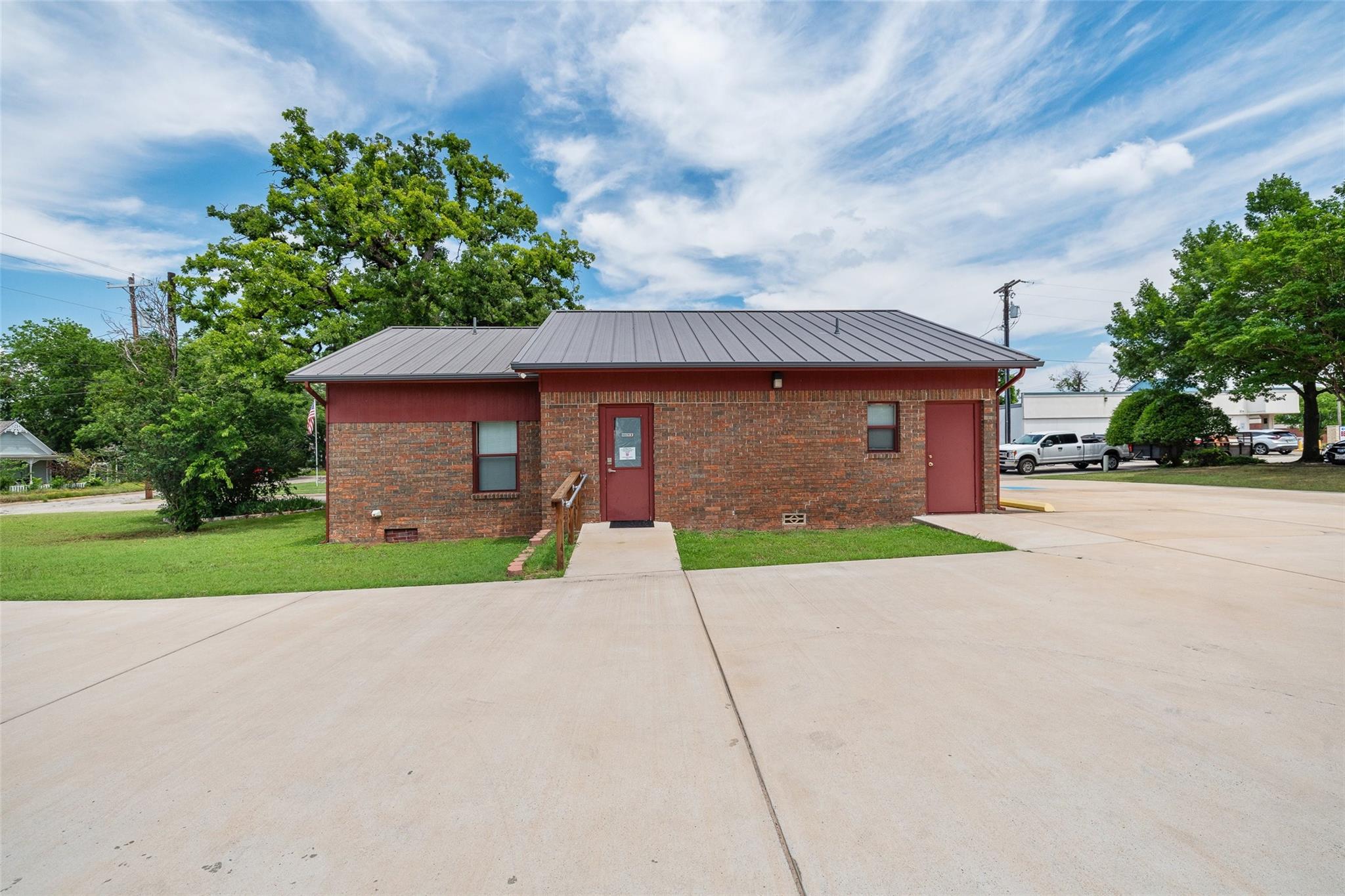 main property photo 21