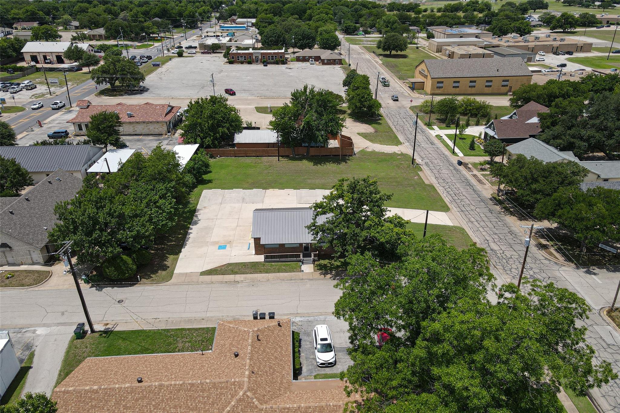main property photo 26