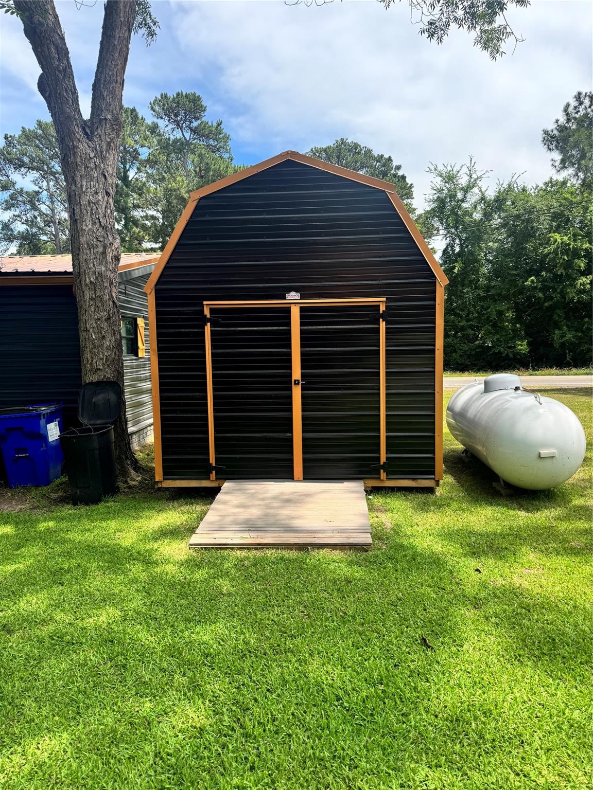 main property photo 31