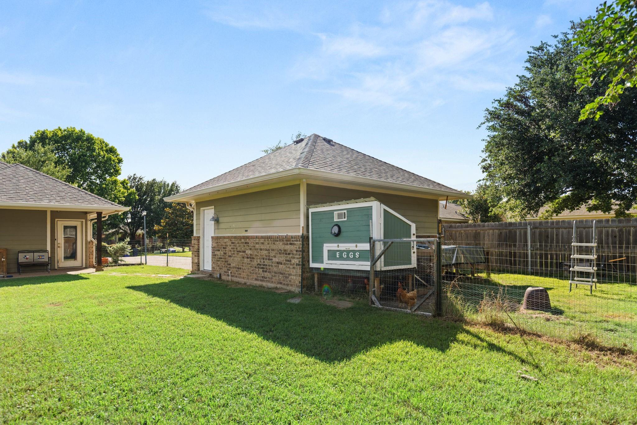 main property photo 9