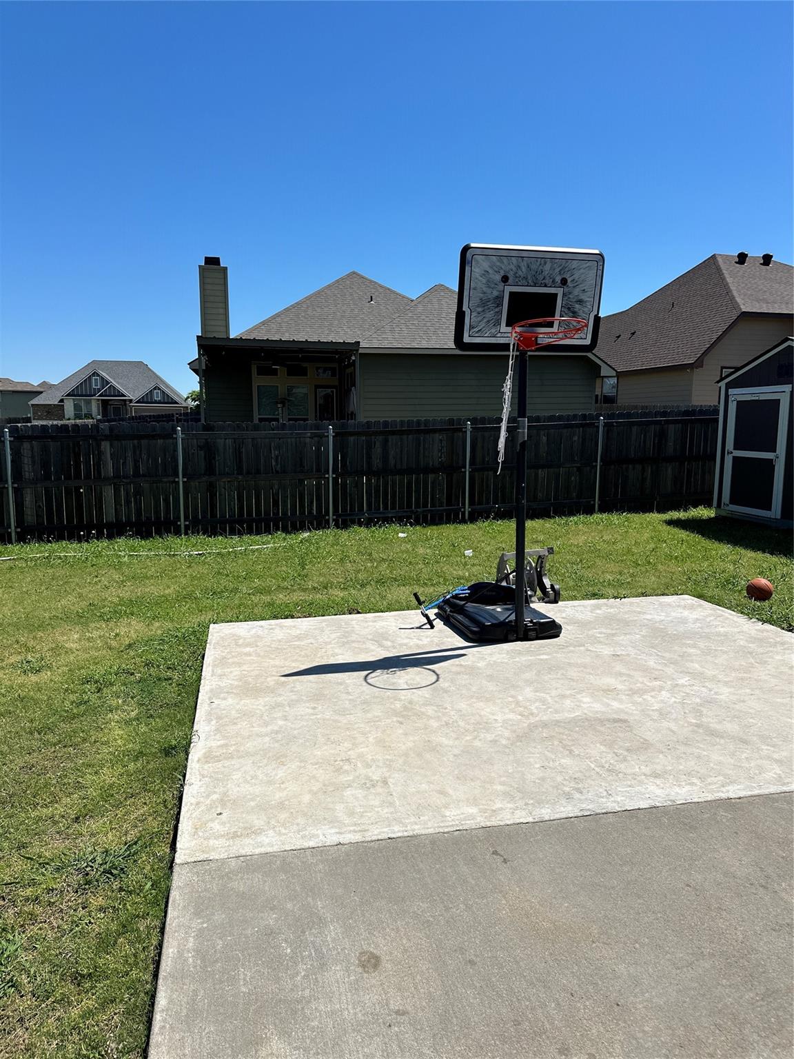 main property photo 28