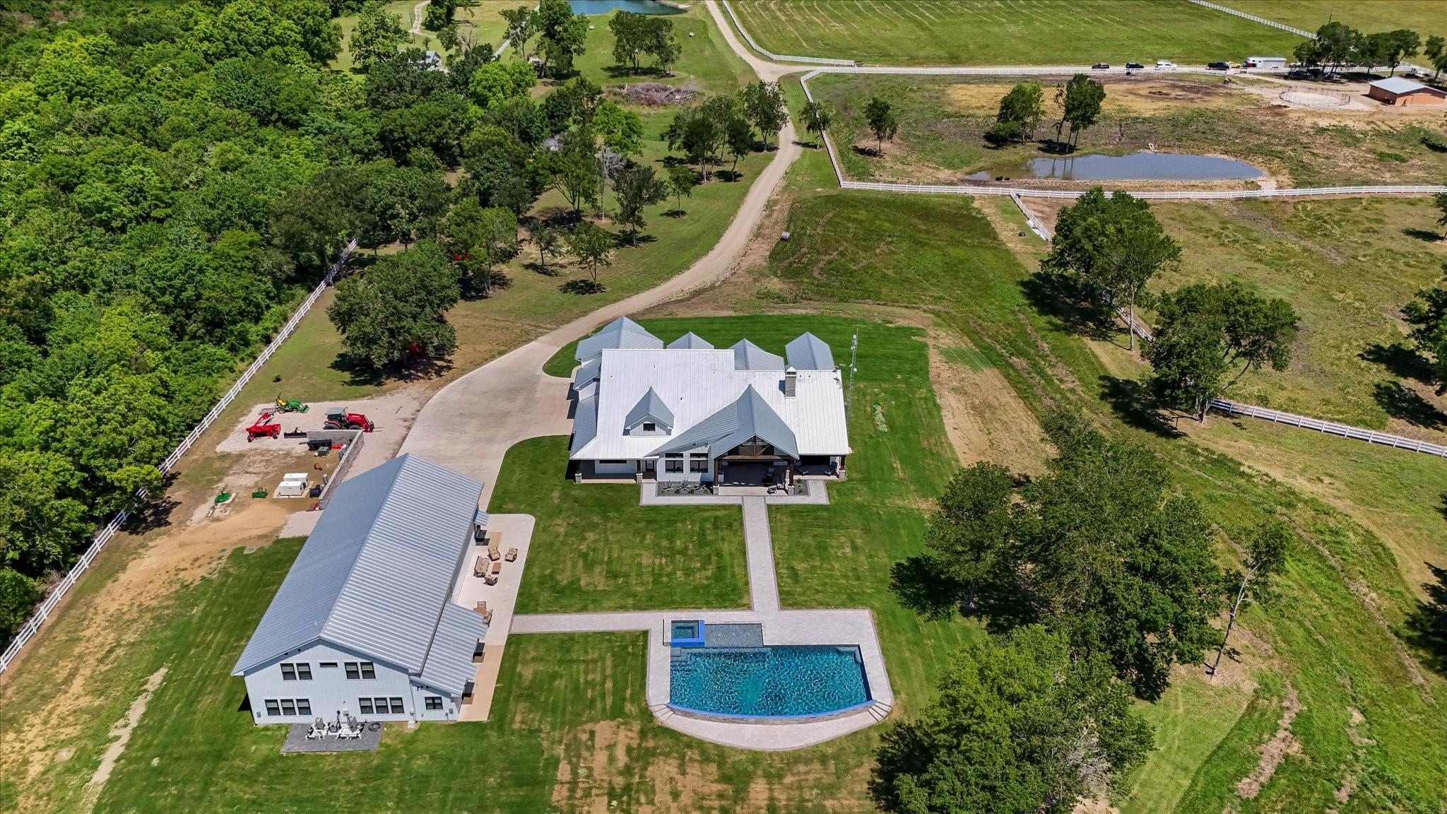 main property photo 26