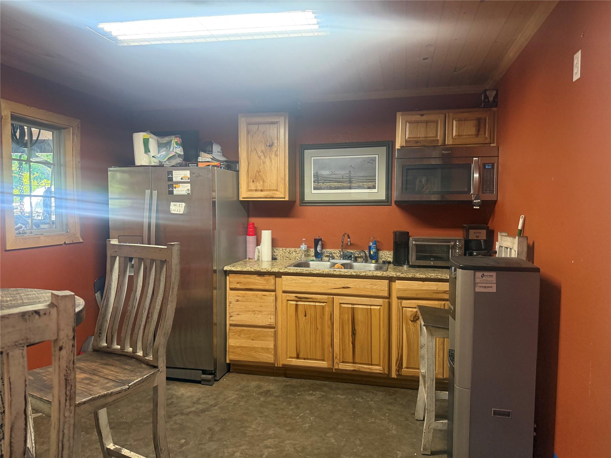 main property photo 17